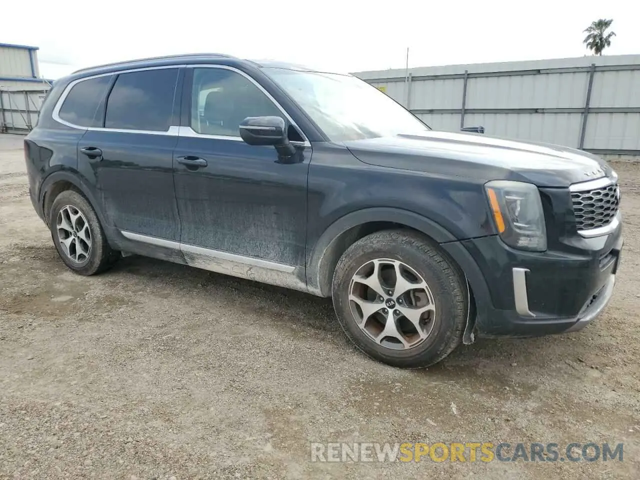 4 Photograph of a damaged car 5XYP34HC1LG047435 KIA TELLURIDE 2020