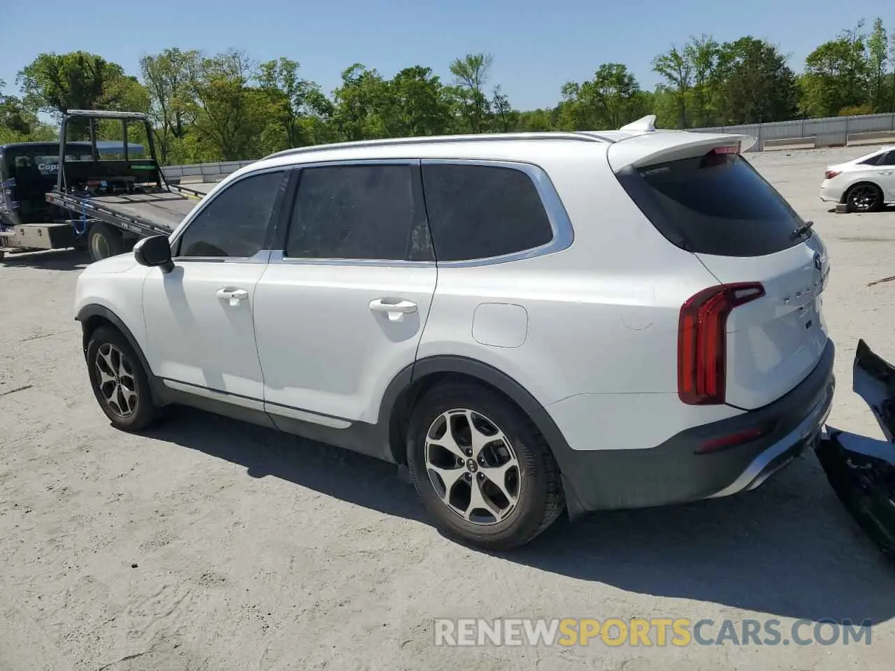 2 Photograph of a damaged car 5XYP34HC3LG041121 KIA TELLURIDE 2020