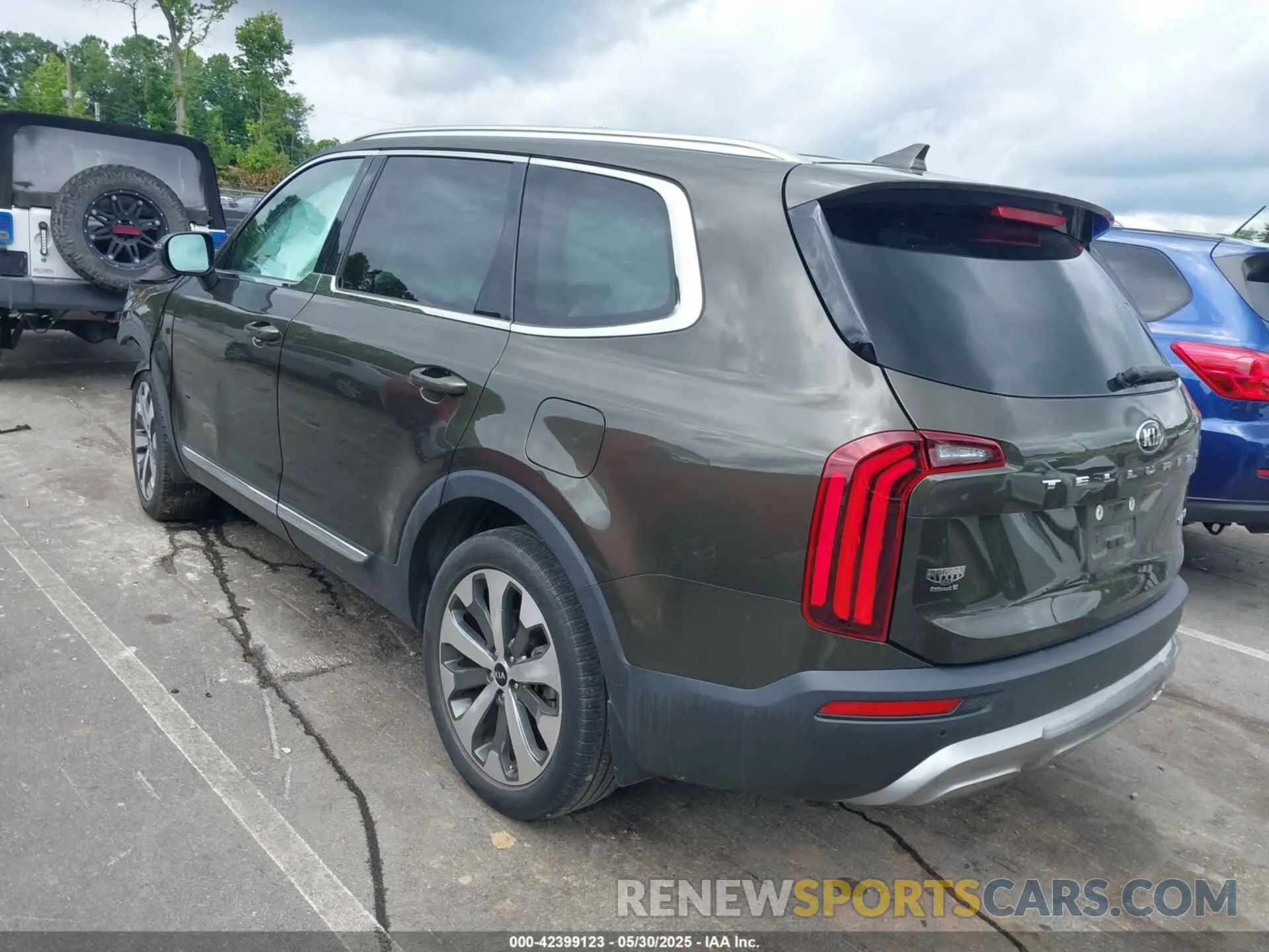 3 Photograph of a damaged car 5XYP34HC3LG088925 KIA TELLURIDE 2020