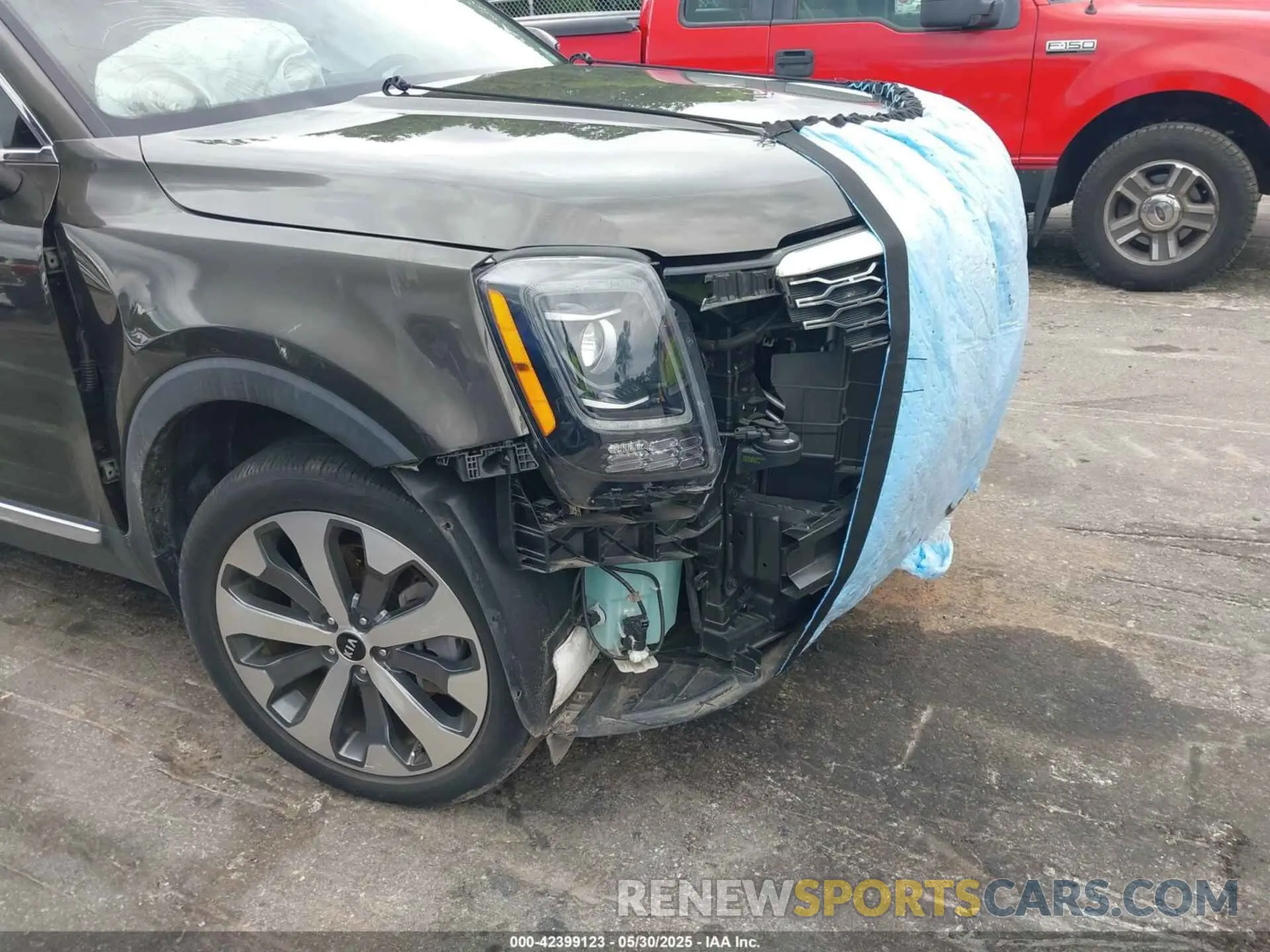 6 Photograph of a damaged car 5XYP34HC3LG088925 KIA TELLURIDE 2020