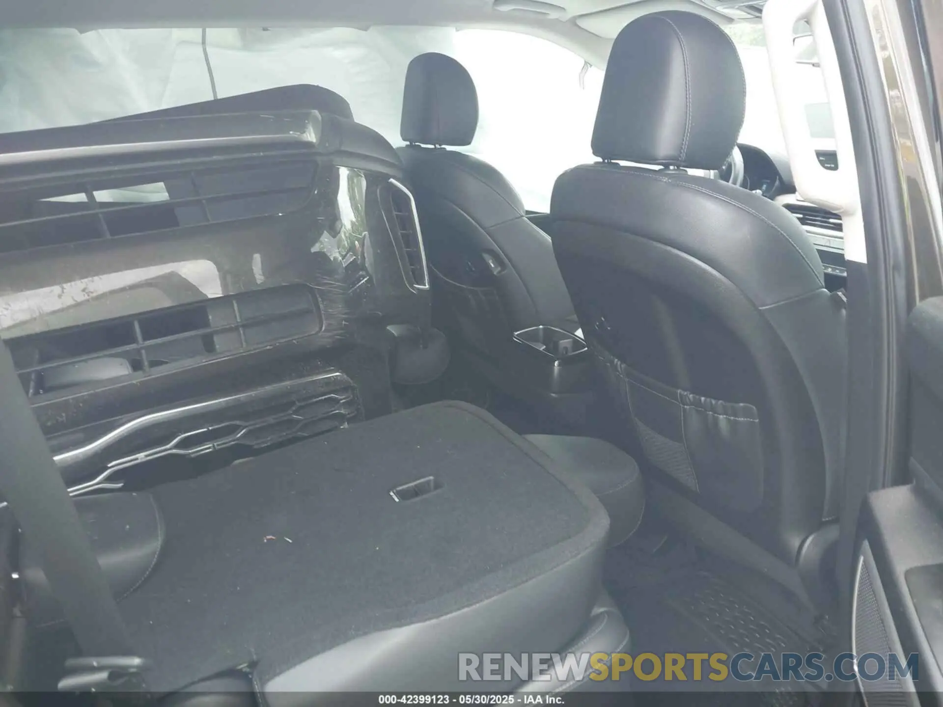 8 Photograph of a damaged car 5XYP34HC3LG088925 KIA TELLURIDE 2020