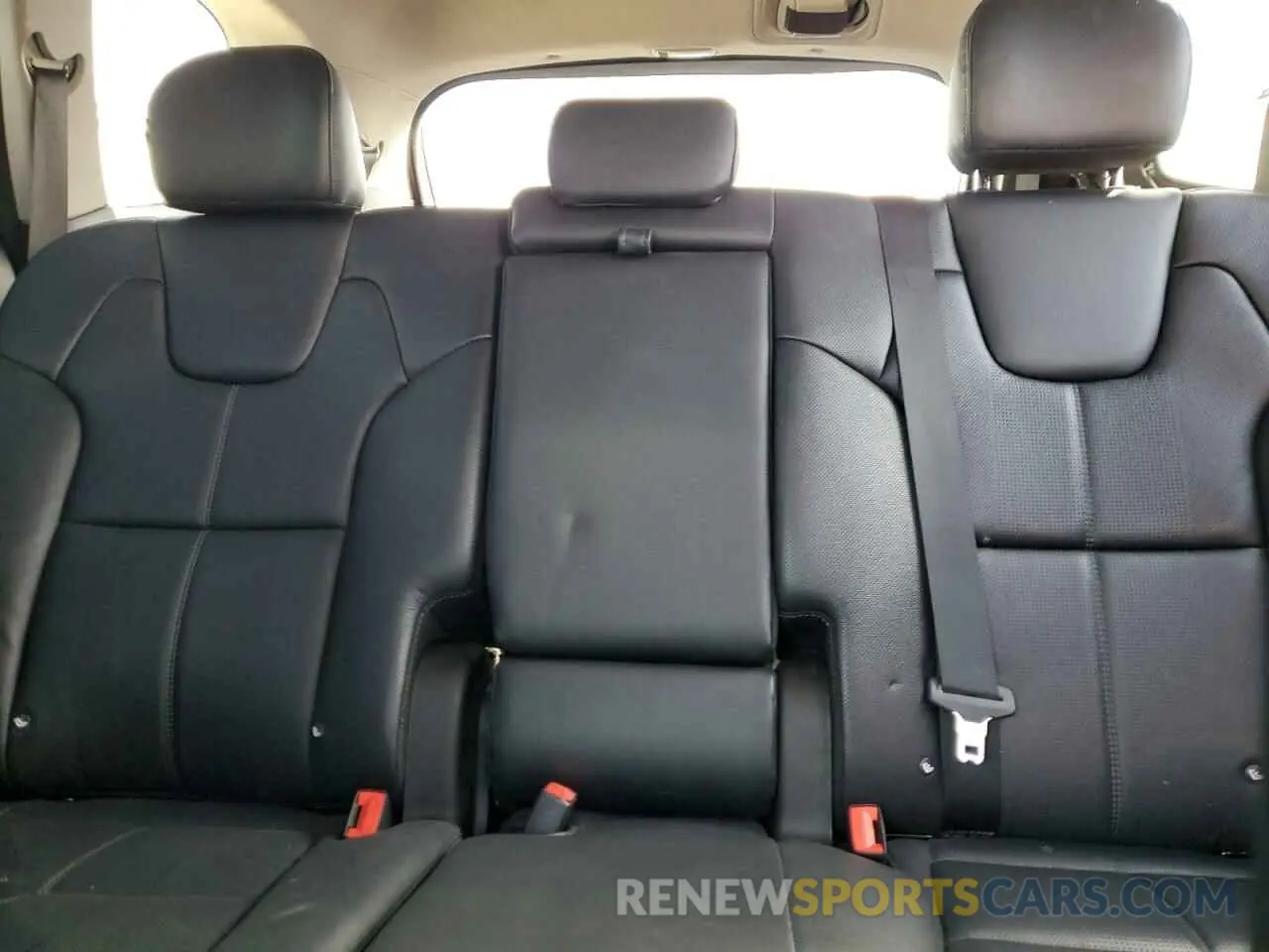 10 Photograph of a damaged car 5XYP34HC6LG025740 KIA TELLURIDE 2020