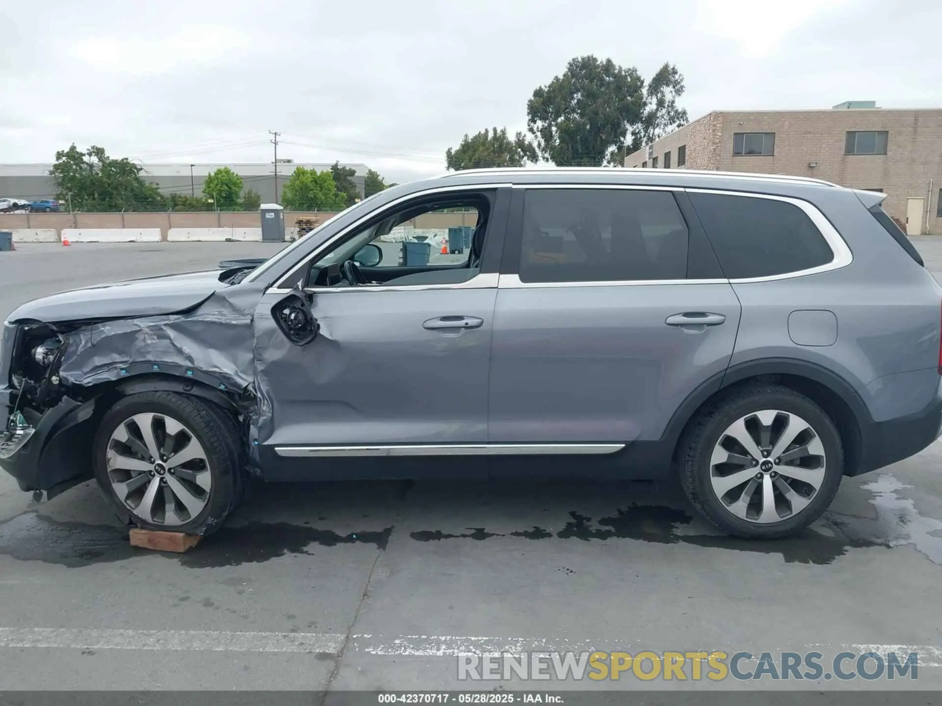 14 Photograph of a damaged car 5XYP34HC6LG068233 KIA TELLURIDE 2020