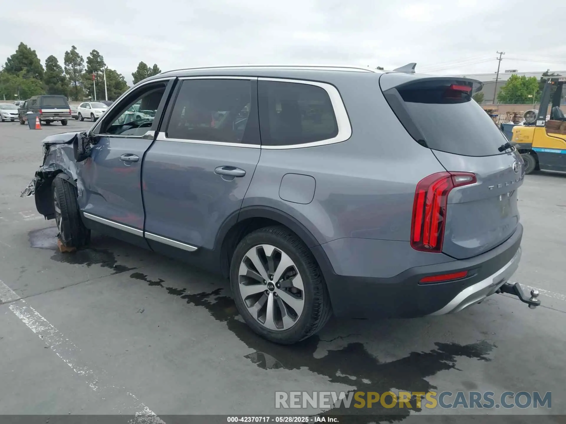 3 Photograph of a damaged car 5XYP34HC6LG068233 KIA TELLURIDE 2020