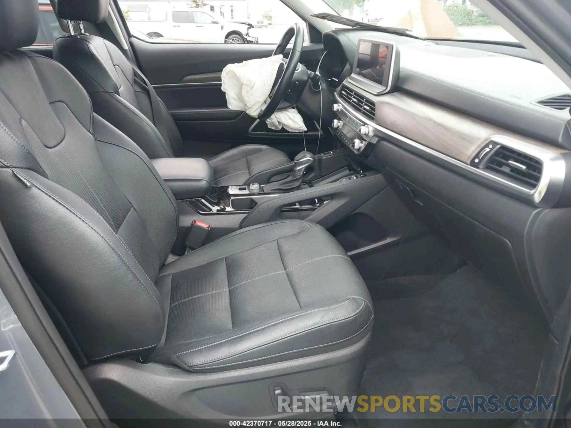 5 Photograph of a damaged car 5XYP34HC6LG068233 KIA TELLURIDE 2020