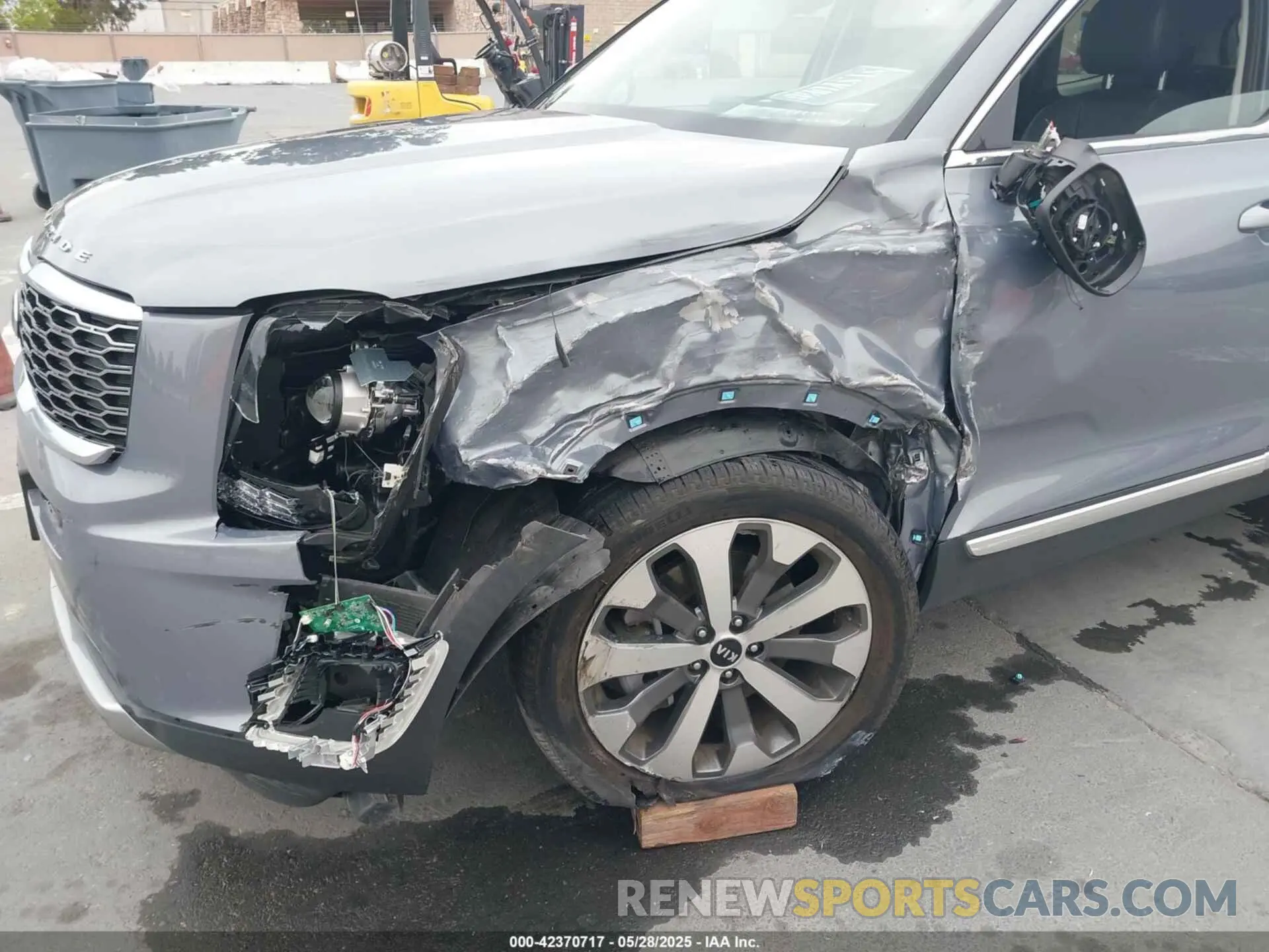 6 Photograph of a damaged car 5XYP34HC6LG068233 KIA TELLURIDE 2020