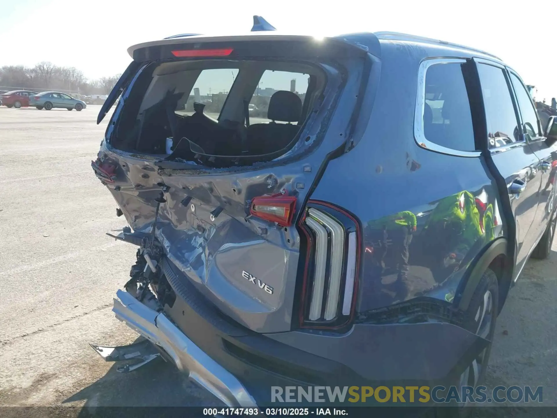 17 Photograph of a damaged car 5XYP34HC6LG086196 KIA TELLURIDE 2020