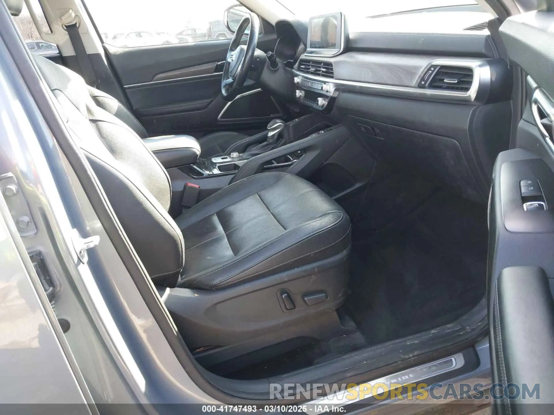 5 Photograph of a damaged car 5XYP34HC6LG086196 KIA TELLURIDE 2020