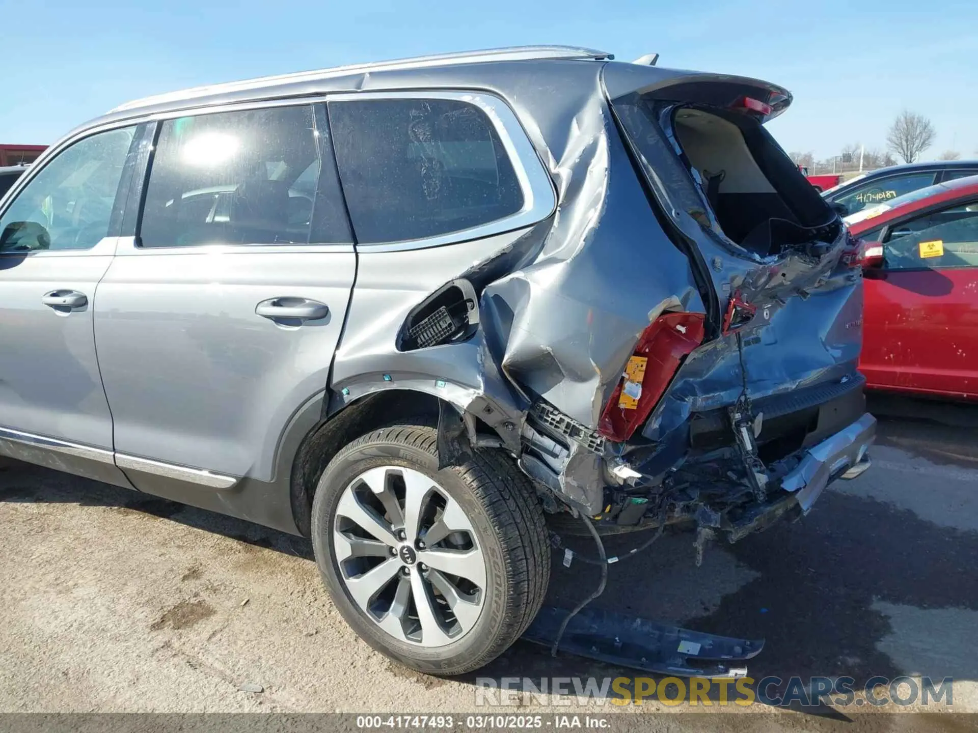 6 Photograph of a damaged car 5XYP34HC6LG086196 KIA TELLURIDE 2020