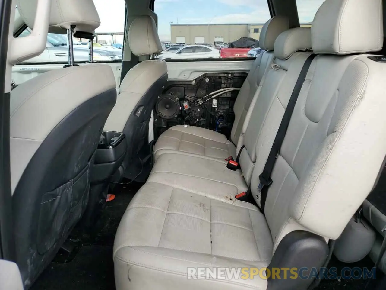 11 Photograph of a damaged car 5XYP34HC7LG001298 KIA TELLURIDE 2020