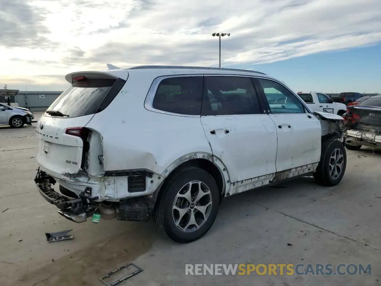 3 Photograph of a damaged car 5XYP34HC7LG001298 KIA TELLURIDE 2020
