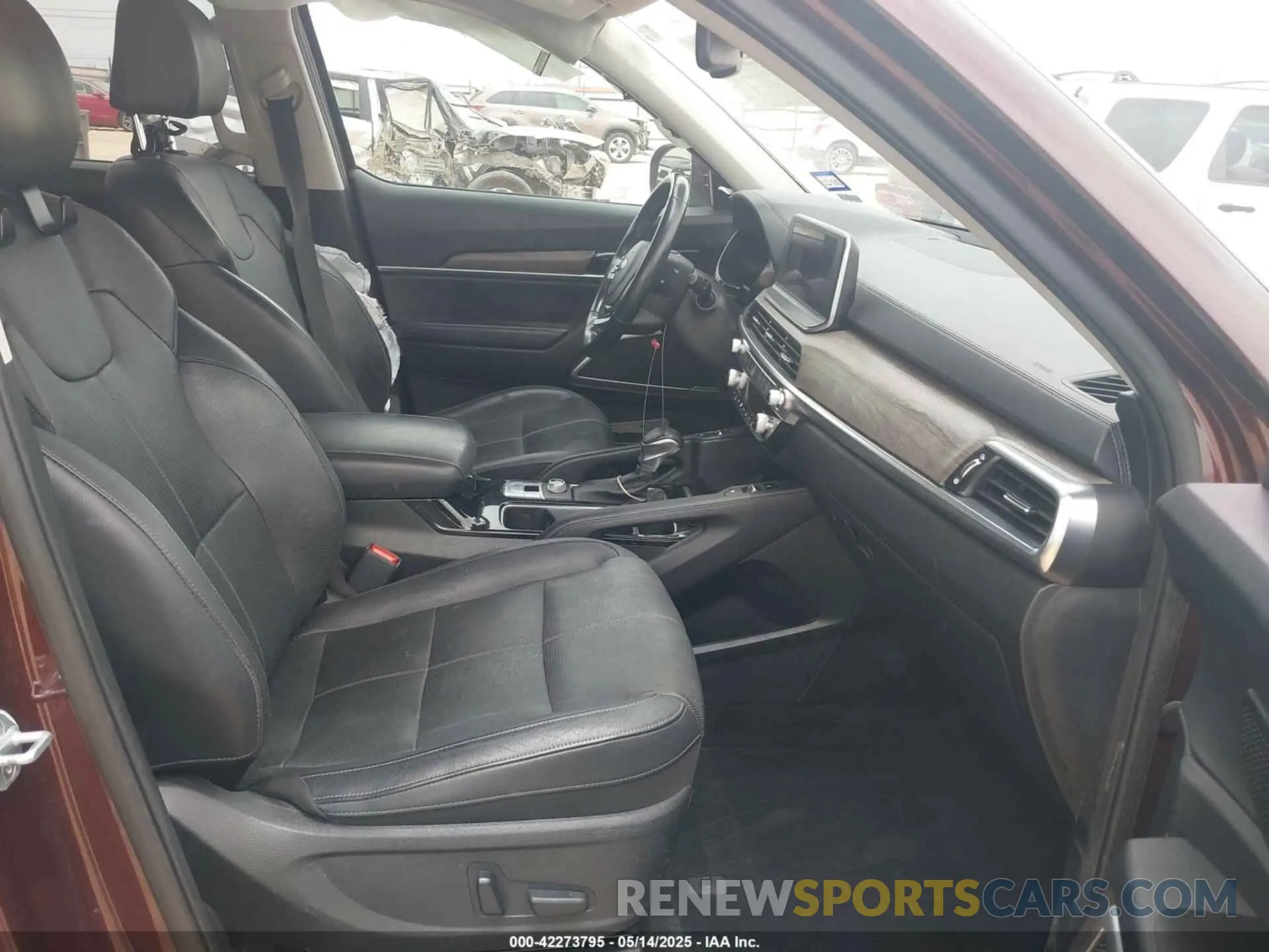 5 Photograph of a damaged car 5XYP34HC9LG001173 KIA TELLURIDE 2020