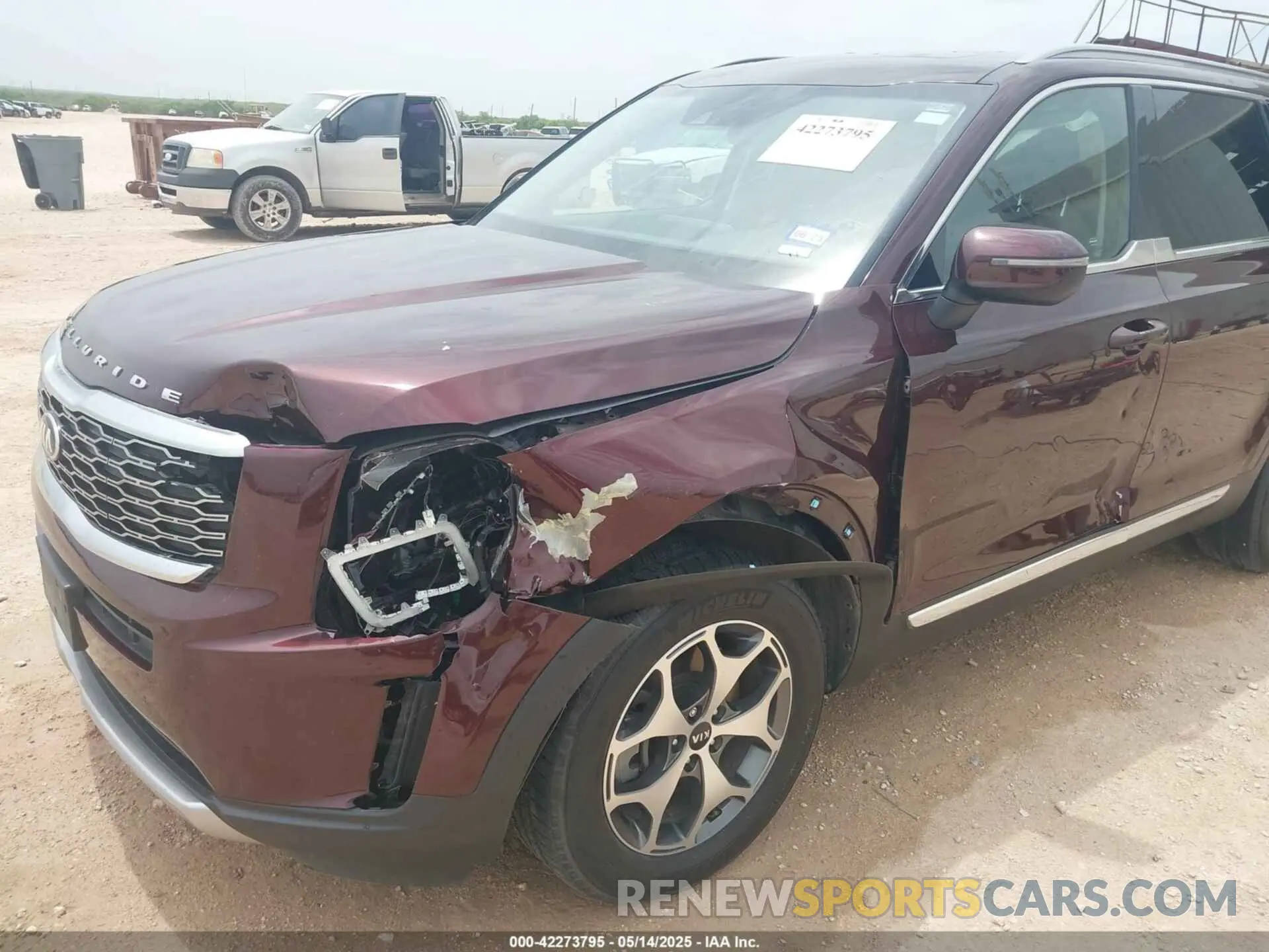 6 Photograph of a damaged car 5XYP34HC9LG001173 KIA TELLURIDE 2020