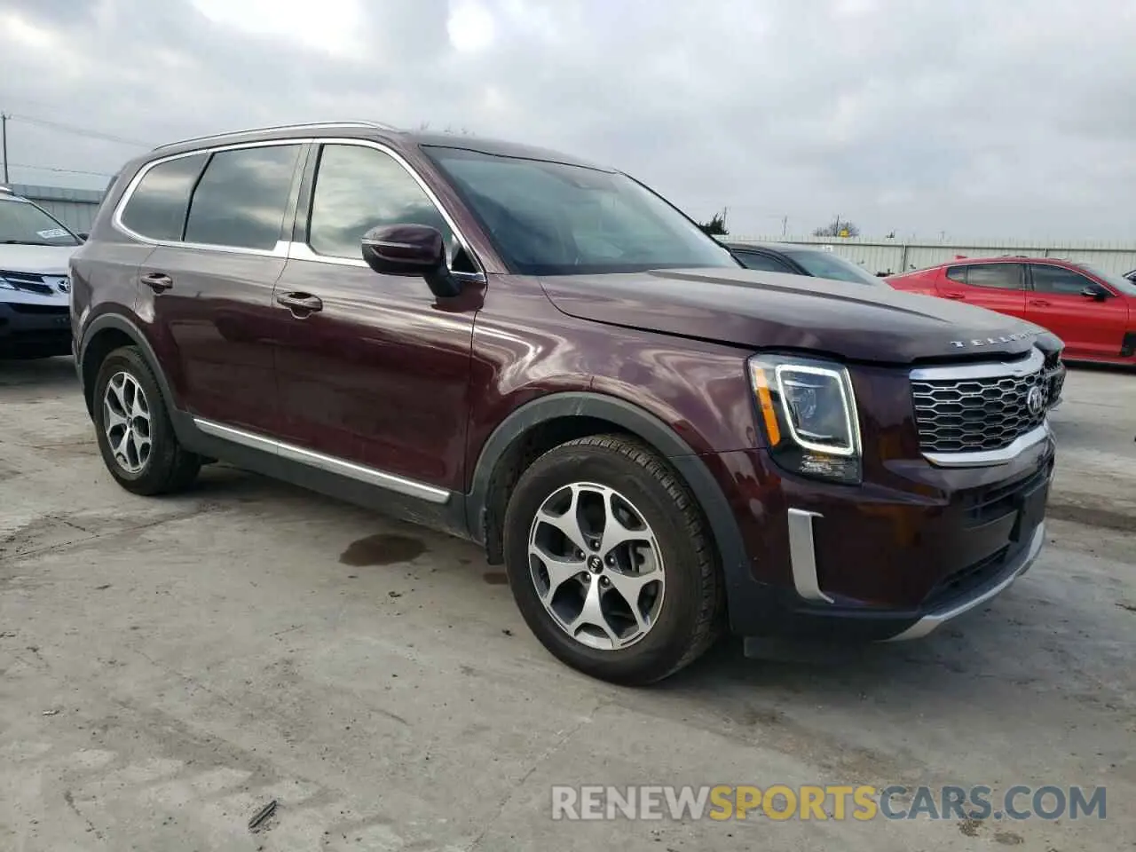 4 Photograph of a damaged car 5XYP34HC9LG007975 KIA TELLURIDE 2020