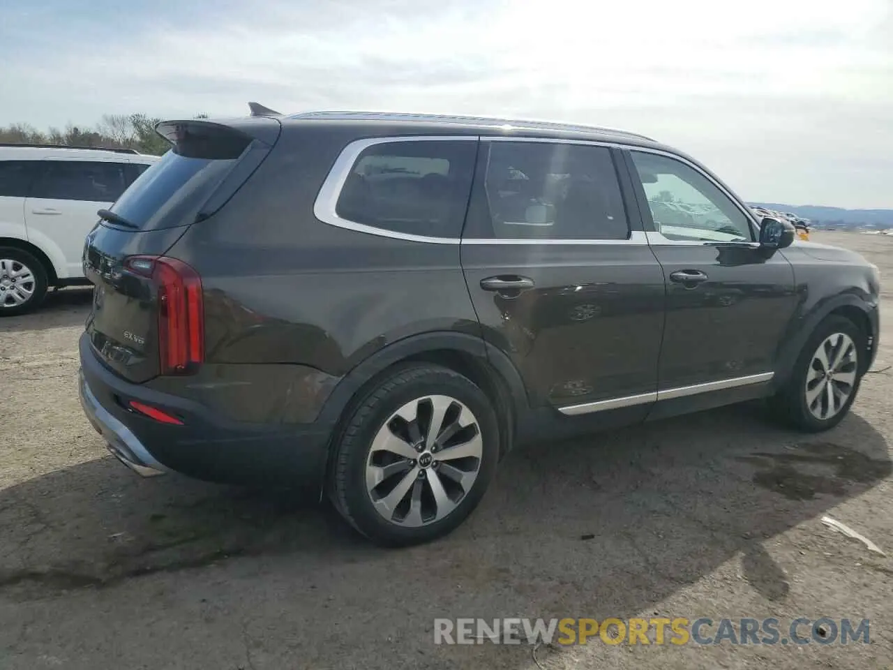 3 Photograph of a damaged car 5XYP3DHC0LG091376 KIA TELLURIDE 2020