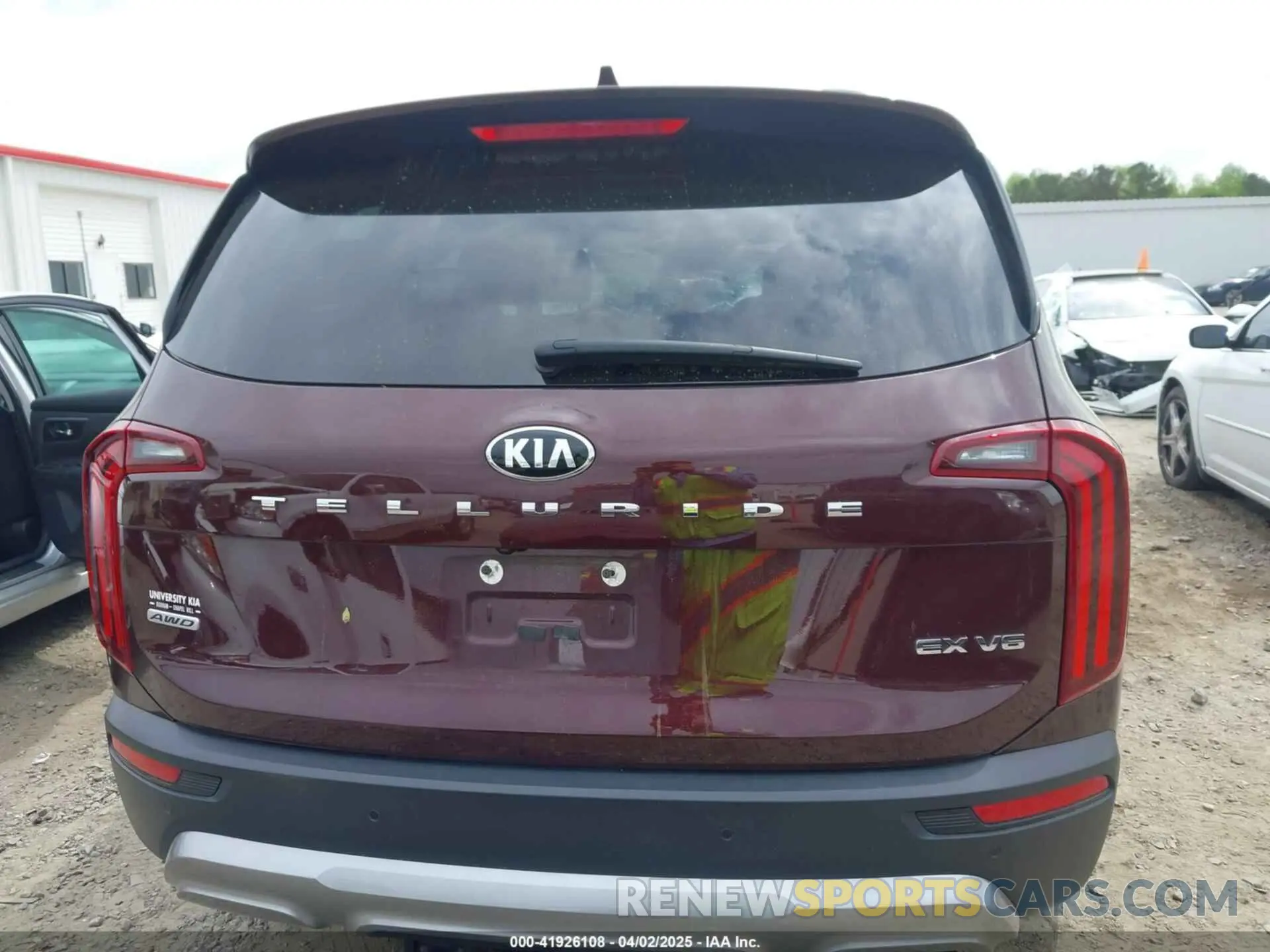 16 Photograph of a damaged car 5XYP3DHC1LG056748 KIA TELLURIDE 2020