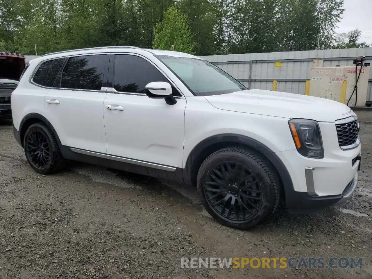 4 Photograph of a damaged car 5XYP3DHC2LG046777 KIA TELLURIDE 2020