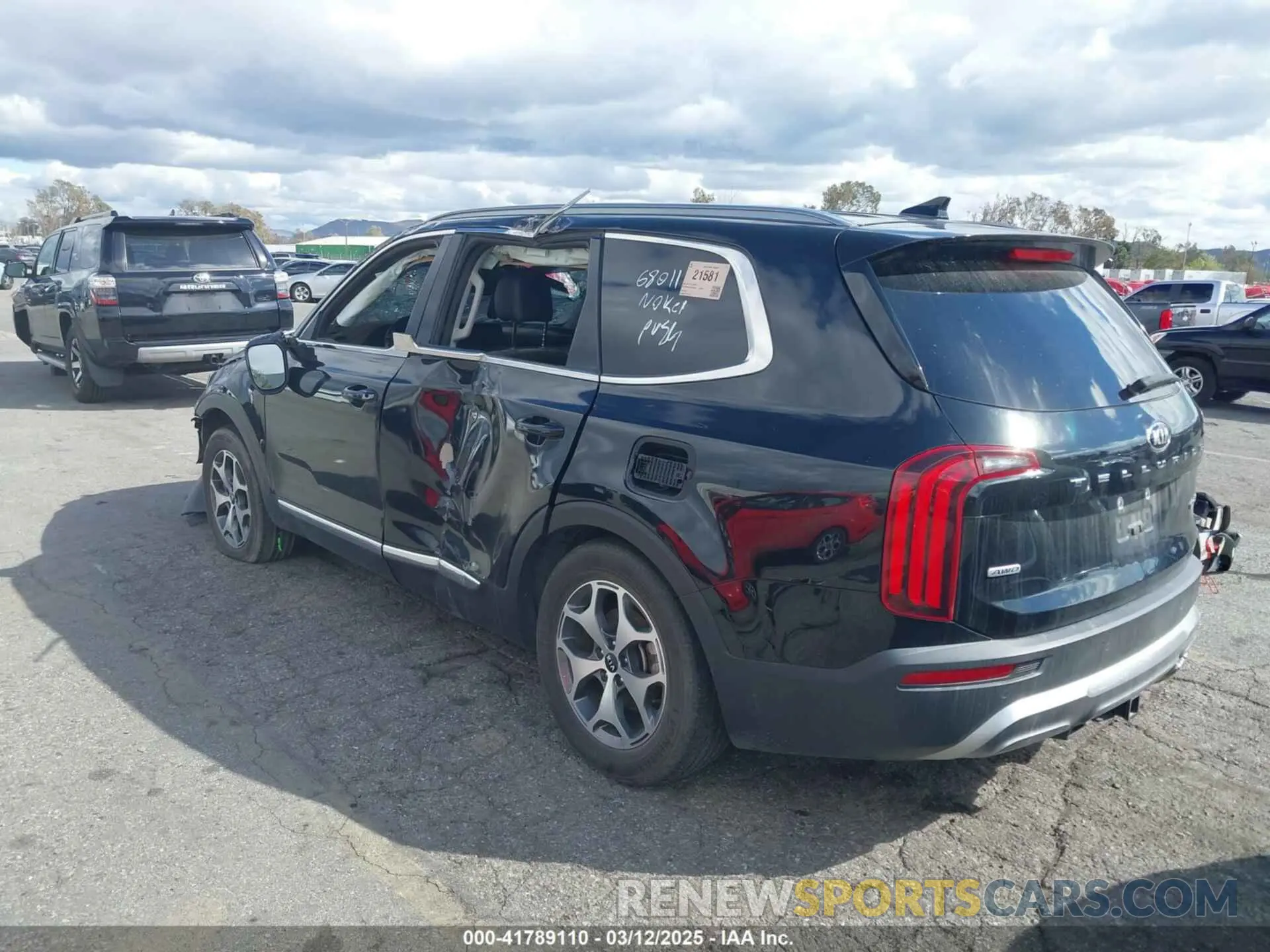 3 Photograph of a damaged car 5XYP3DHC3LG046643 KIA TELLURIDE 2020