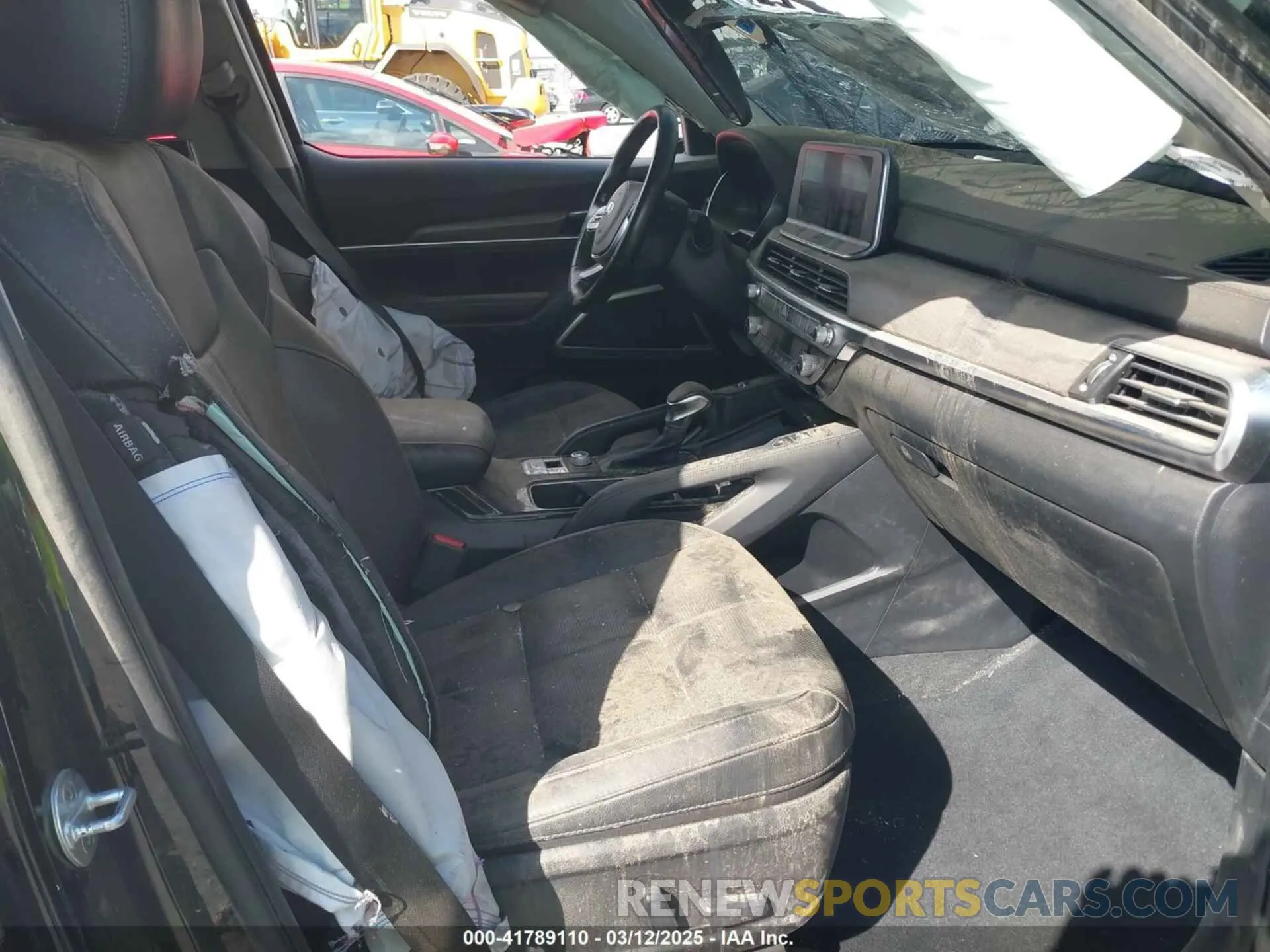 5 Photograph of a damaged car 5XYP3DHC3LG046643 KIA TELLURIDE 2020