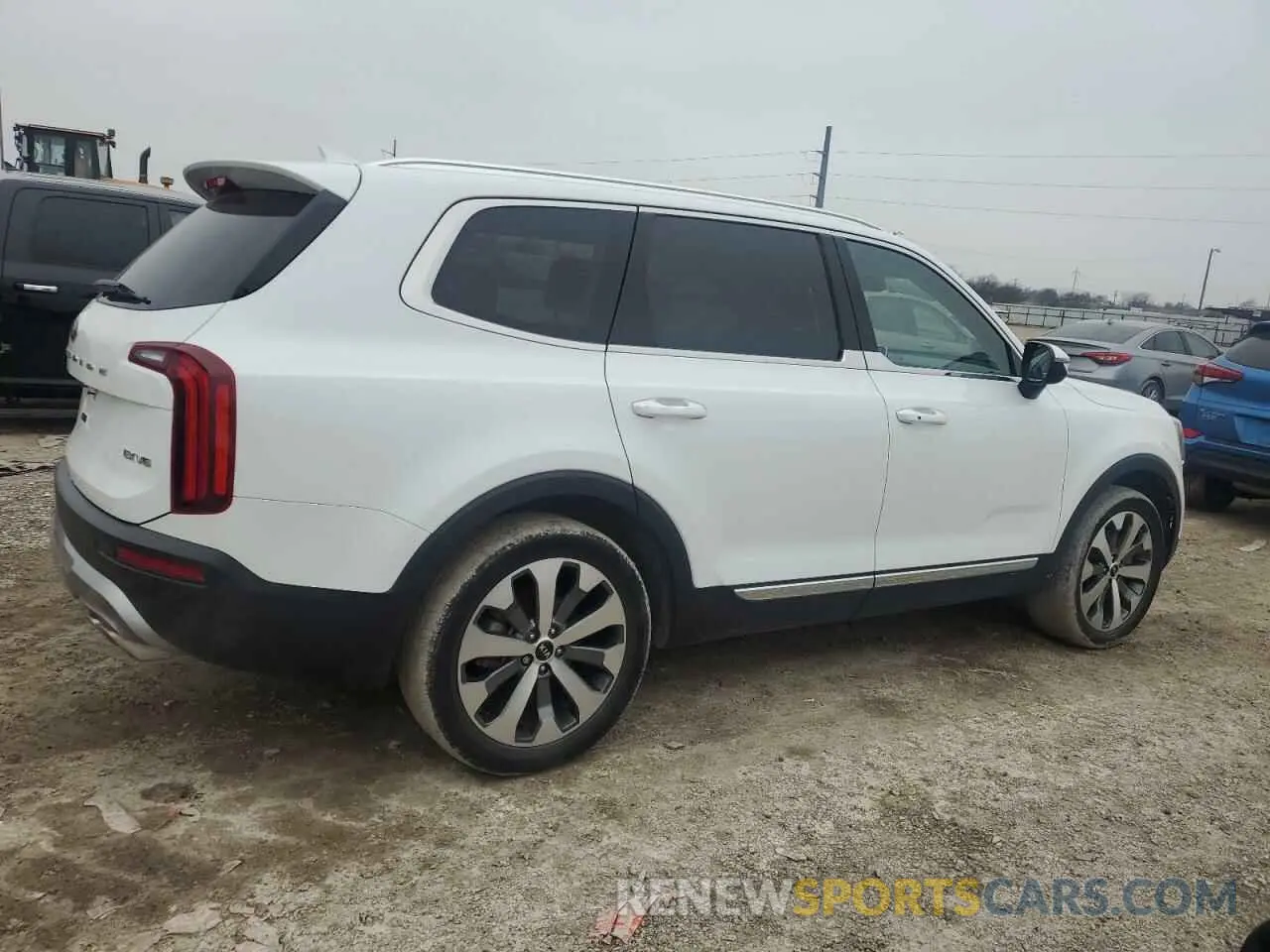 3 Photograph of a damaged car 5XYP3DHC3LG073163 KIA TELLURIDE 2020