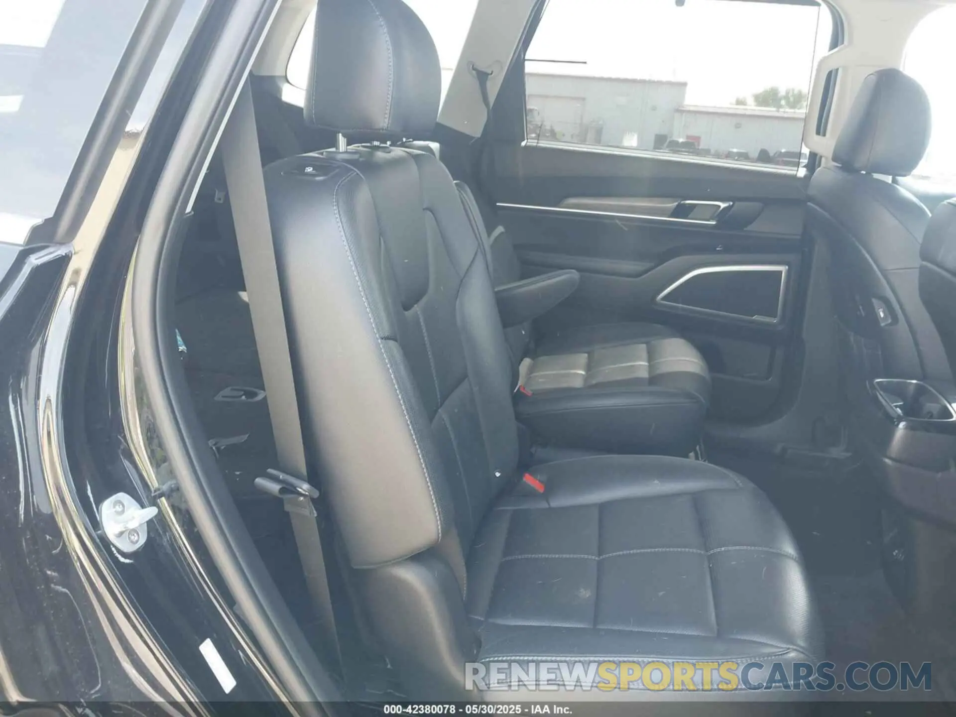 8 Photograph of a damaged car 5XYP3DHC6LG055921 KIA TELLURIDE 2020