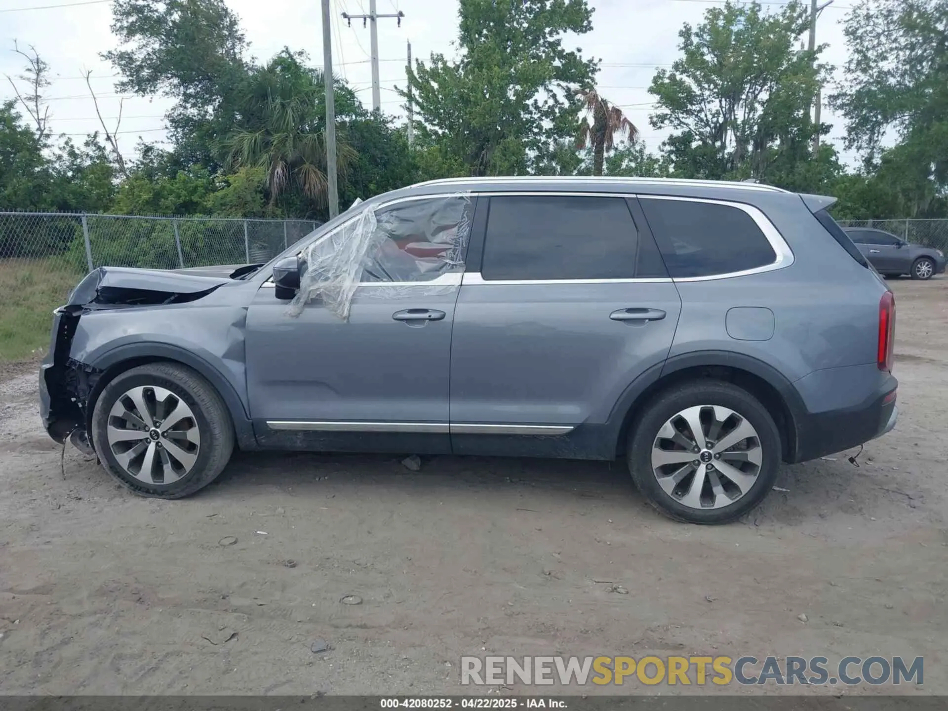 14 Photograph of a damaged car 5XYP3DHC7LG061260 KIA TELLURIDE 2020