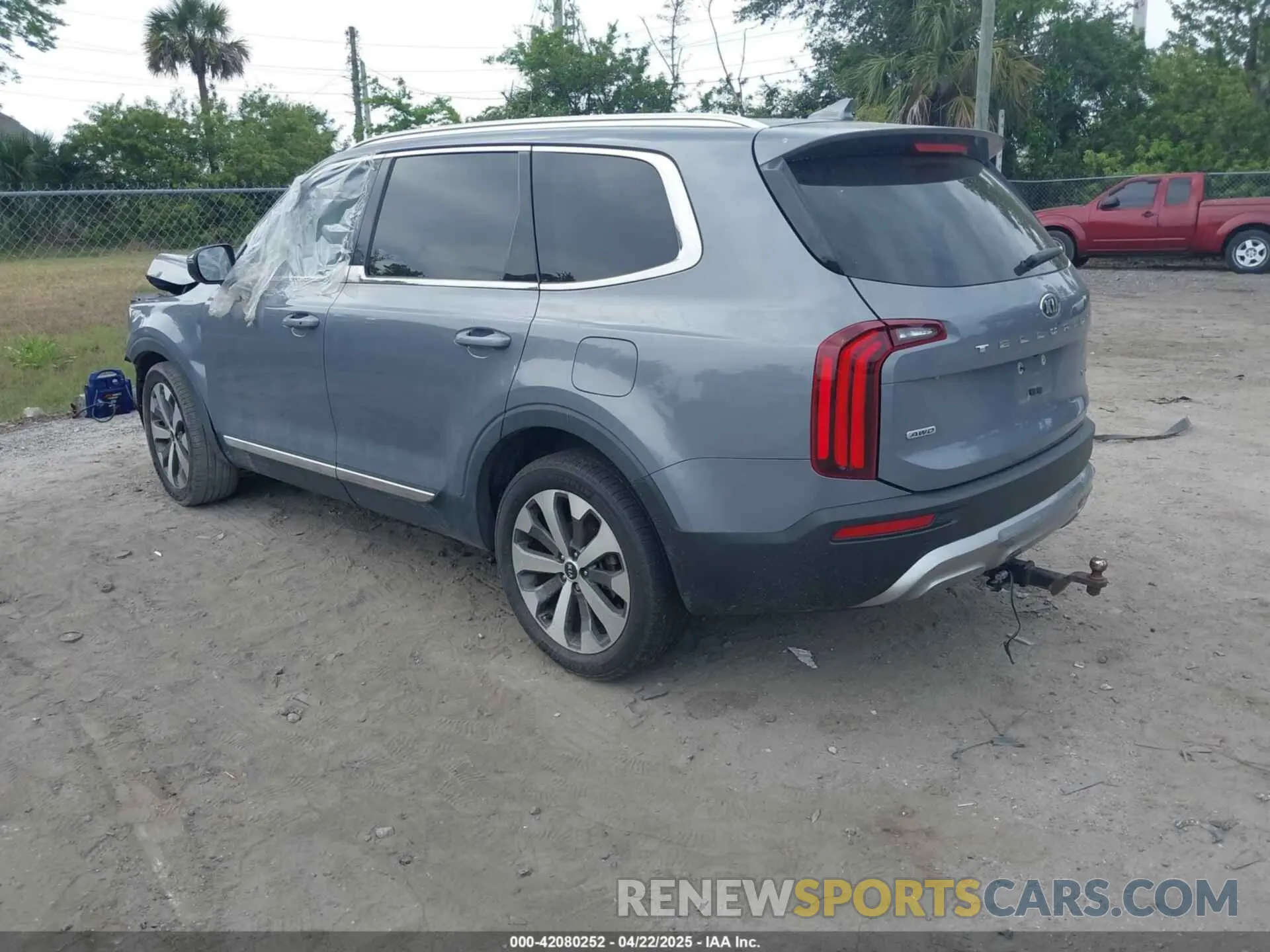 3 Photograph of a damaged car 5XYP3DHC7LG061260 KIA TELLURIDE 2020