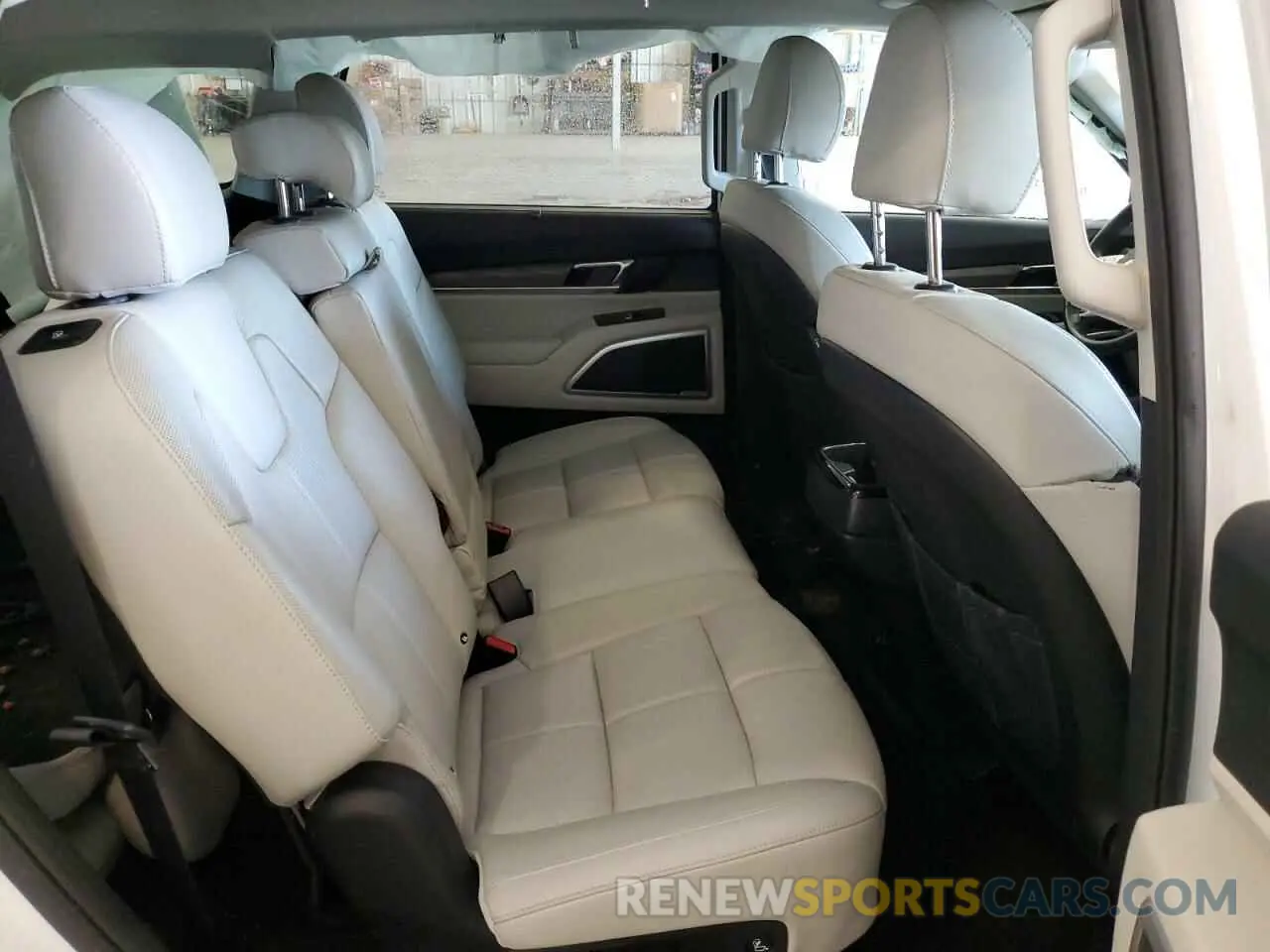 11 Photograph of a damaged car 5XYP3DHC8LG077192 KIA TELLURIDE 2020