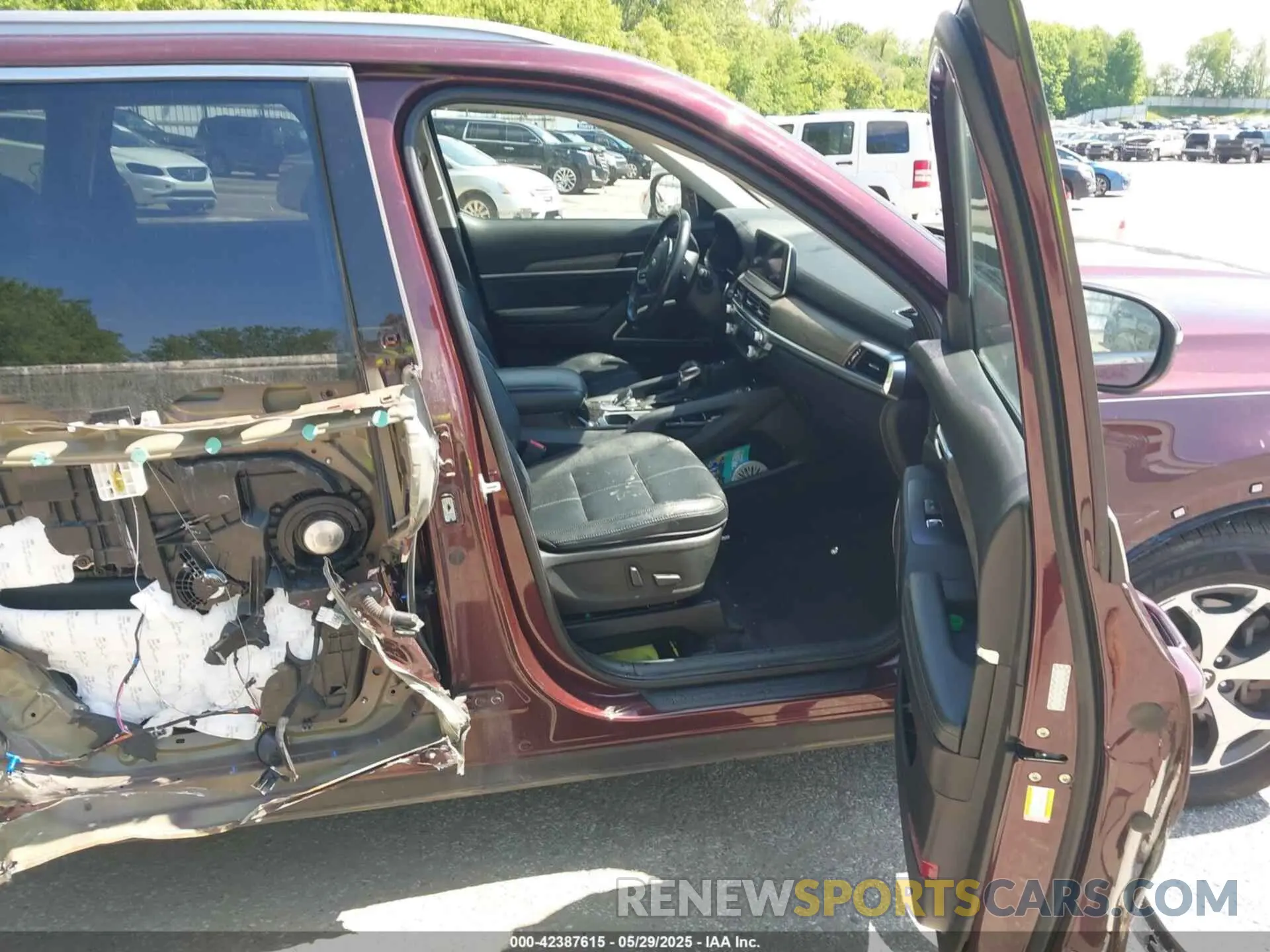 5 Photograph of a damaged car 5XYP3DHC9LG003327 KIA TELLURIDE 2020