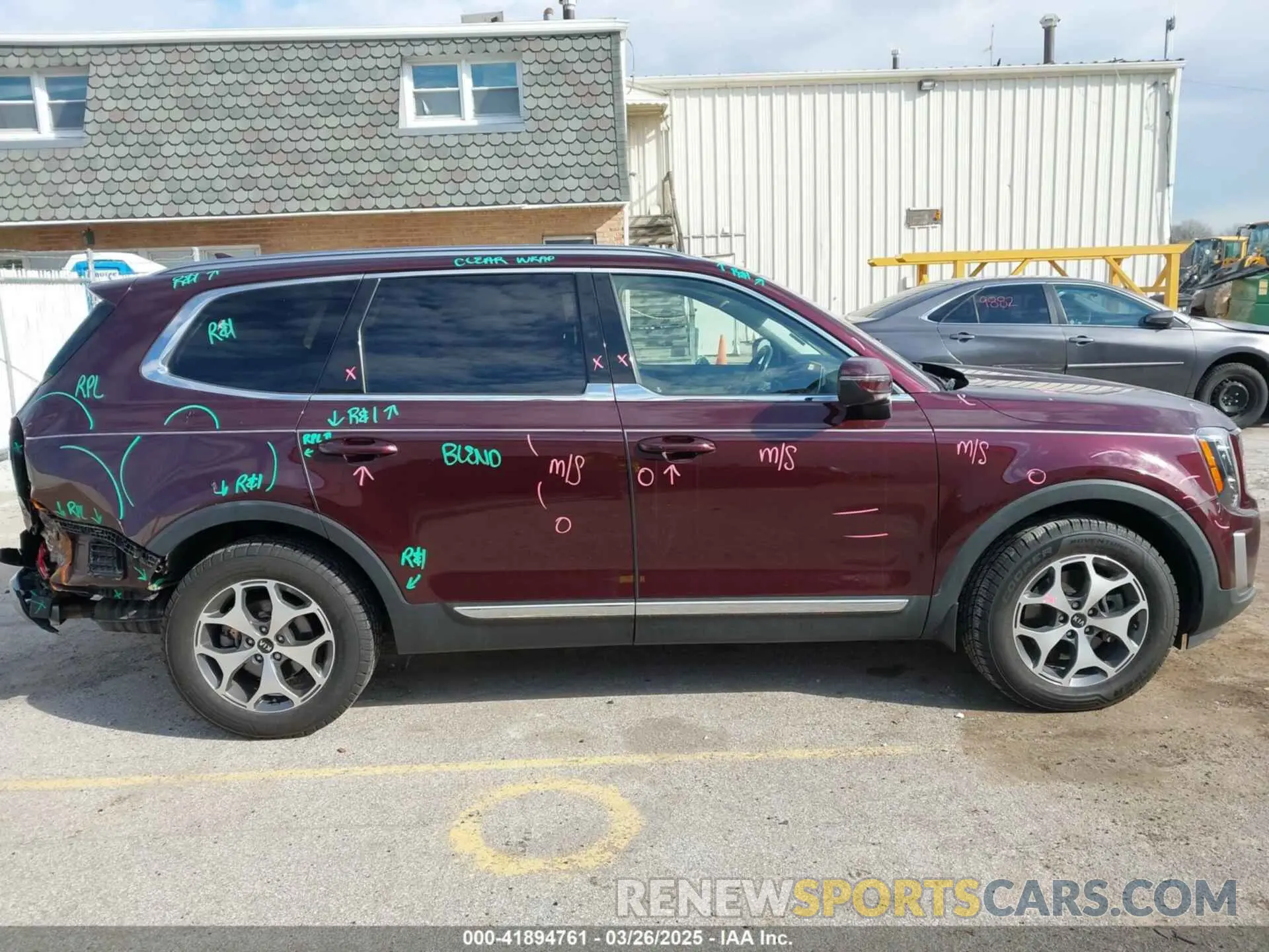 13 Photograph of a damaged car 5XYP3DHC9LG010813 KIA TELLURIDE 2020