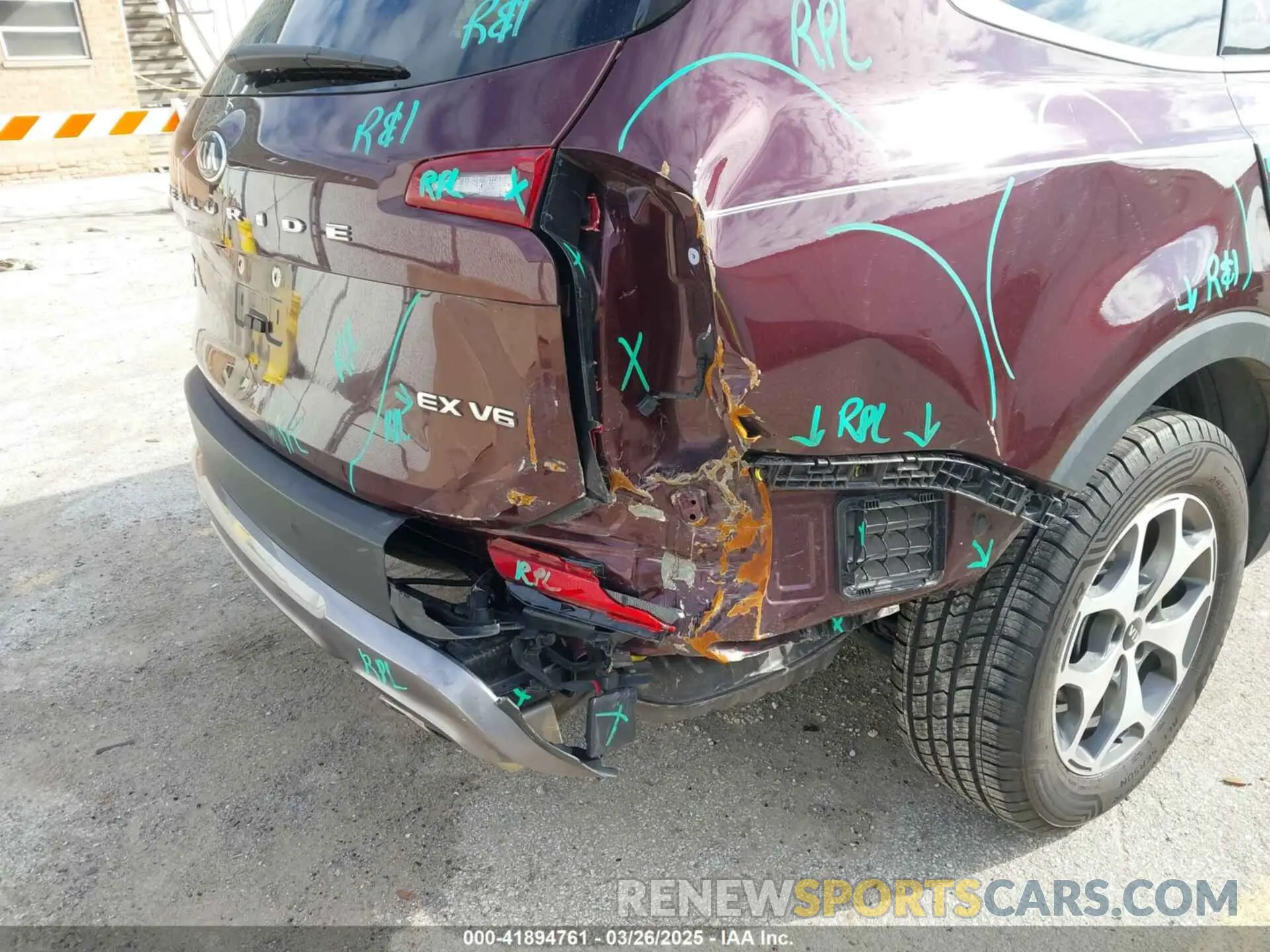 6 Photograph of a damaged car 5XYP3DHC9LG010813 KIA TELLURIDE 2020