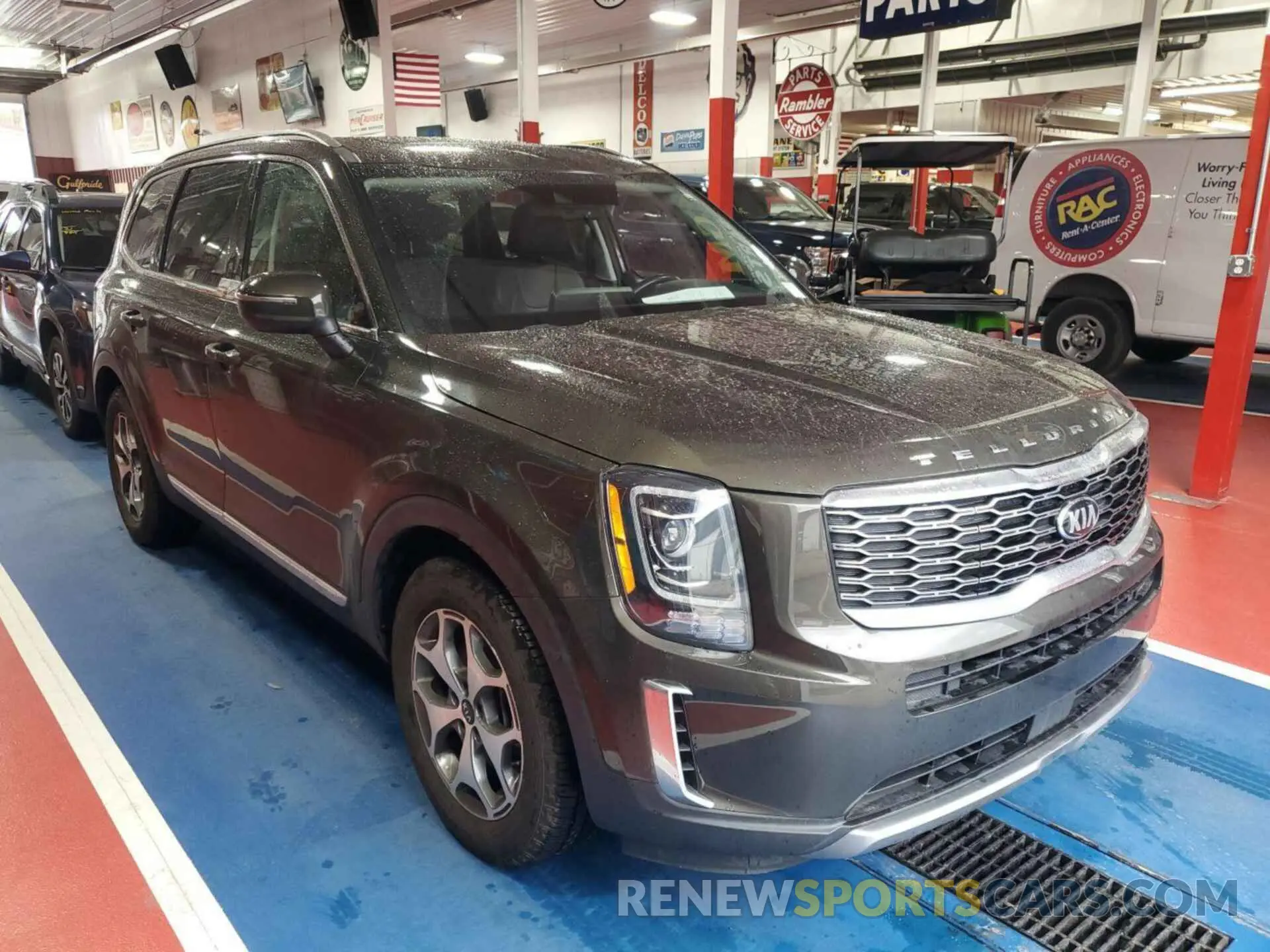 17 Photograph of a damaged car 5XYP3DHC9LG046517 KIA TELLURIDE 2020