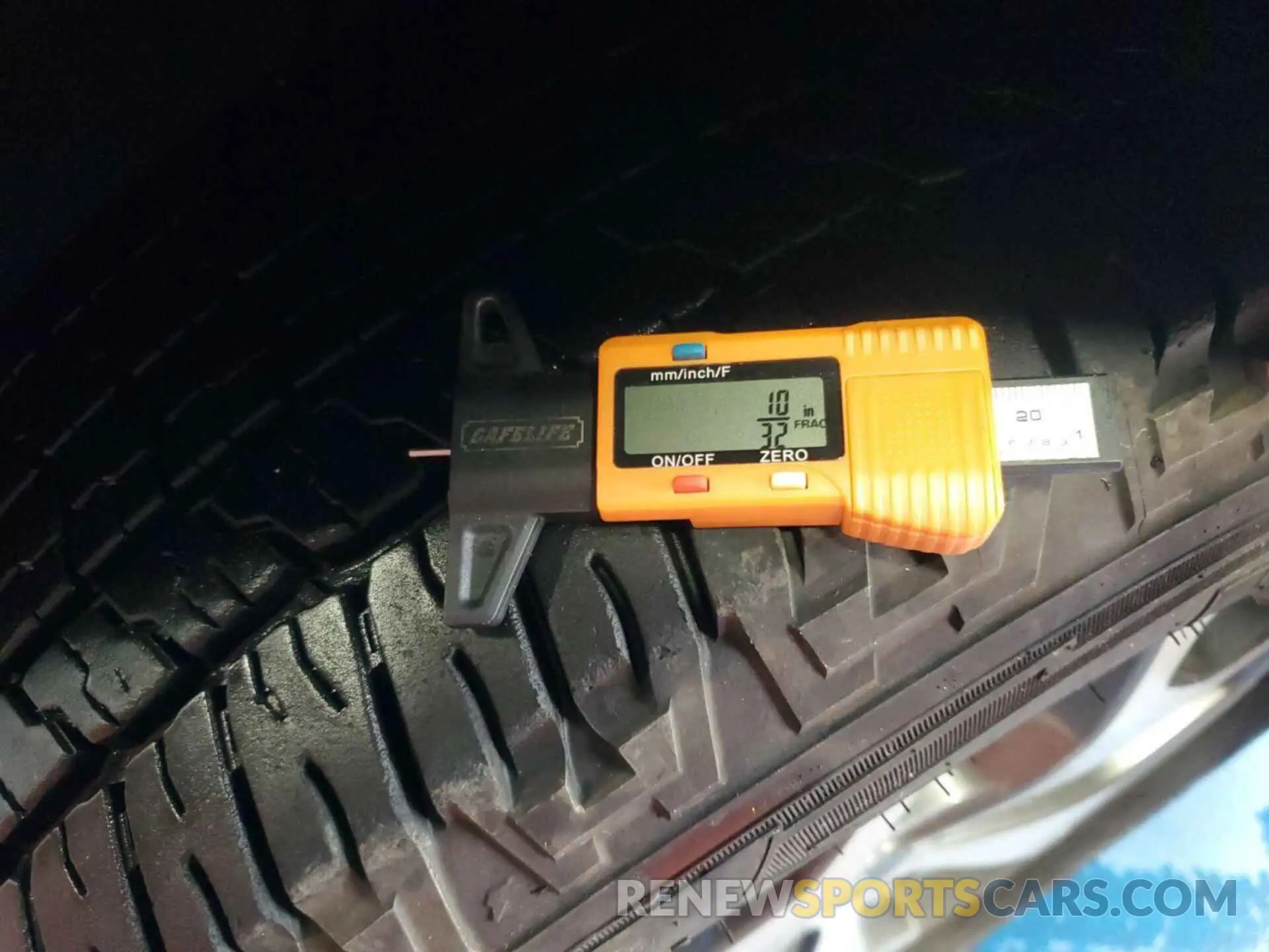 18 Photograph of a damaged car 5XYP3DHC9LG046517 KIA TELLURIDE 2020