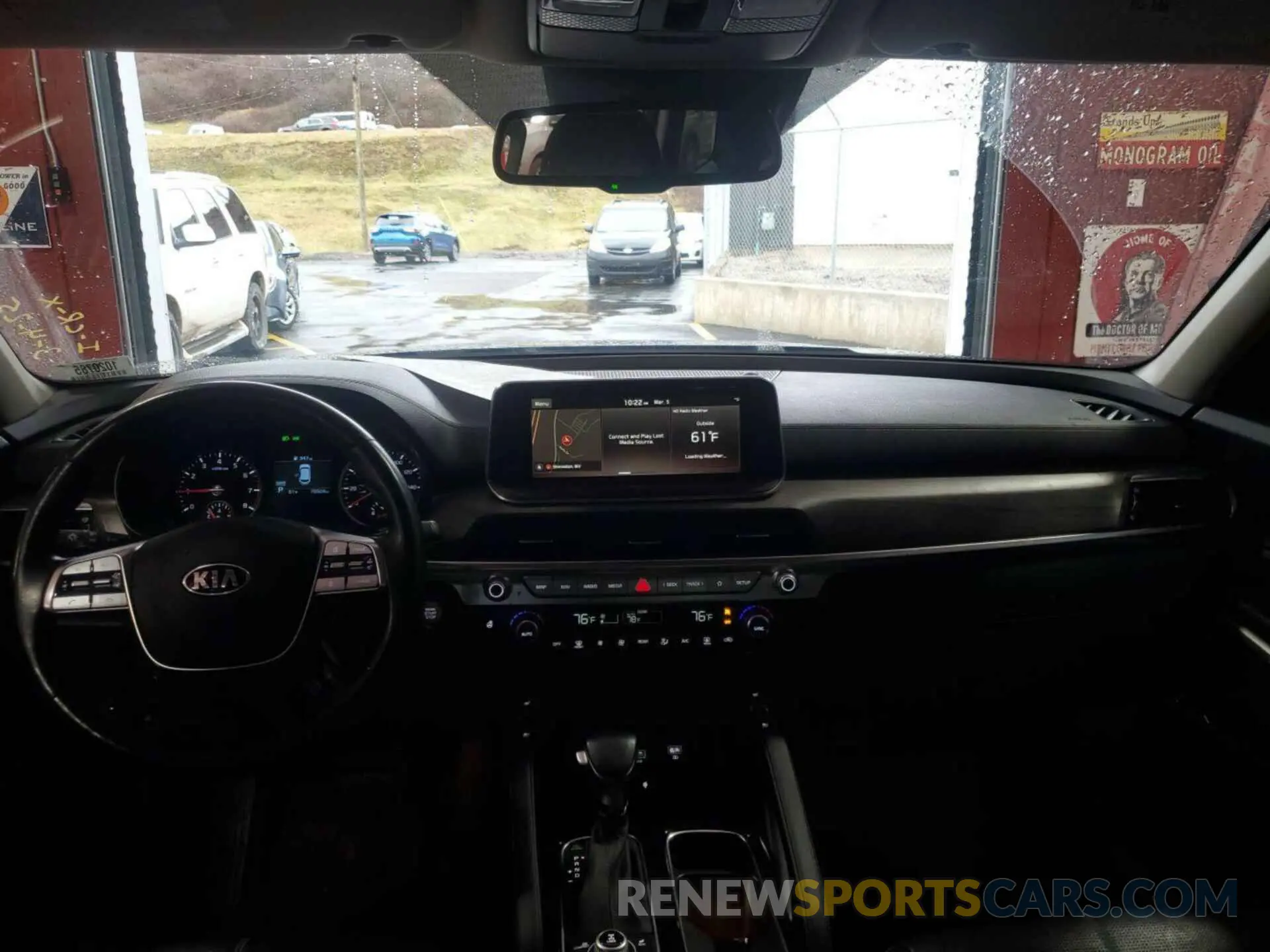 24 Photograph of a damaged car 5XYP3DHC9LG046517 KIA TELLURIDE 2020