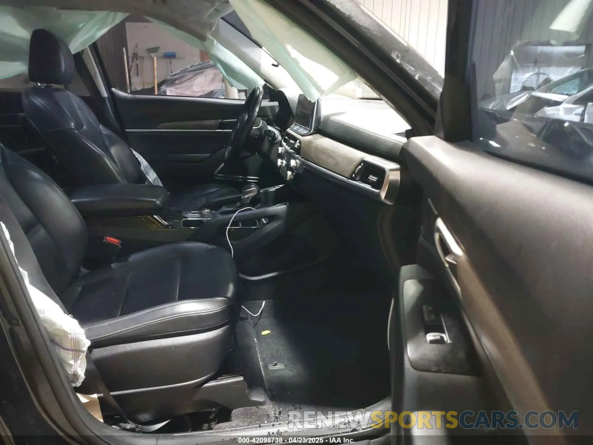5 Photograph of a damaged car 5XYP3DHCXLG027703 KIA TELLURIDE 2020