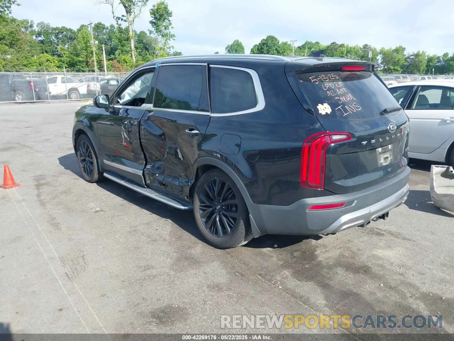 3 Photograph of a damaged car 5XYP54HC2LG084875 KIA TELLURIDE 2020