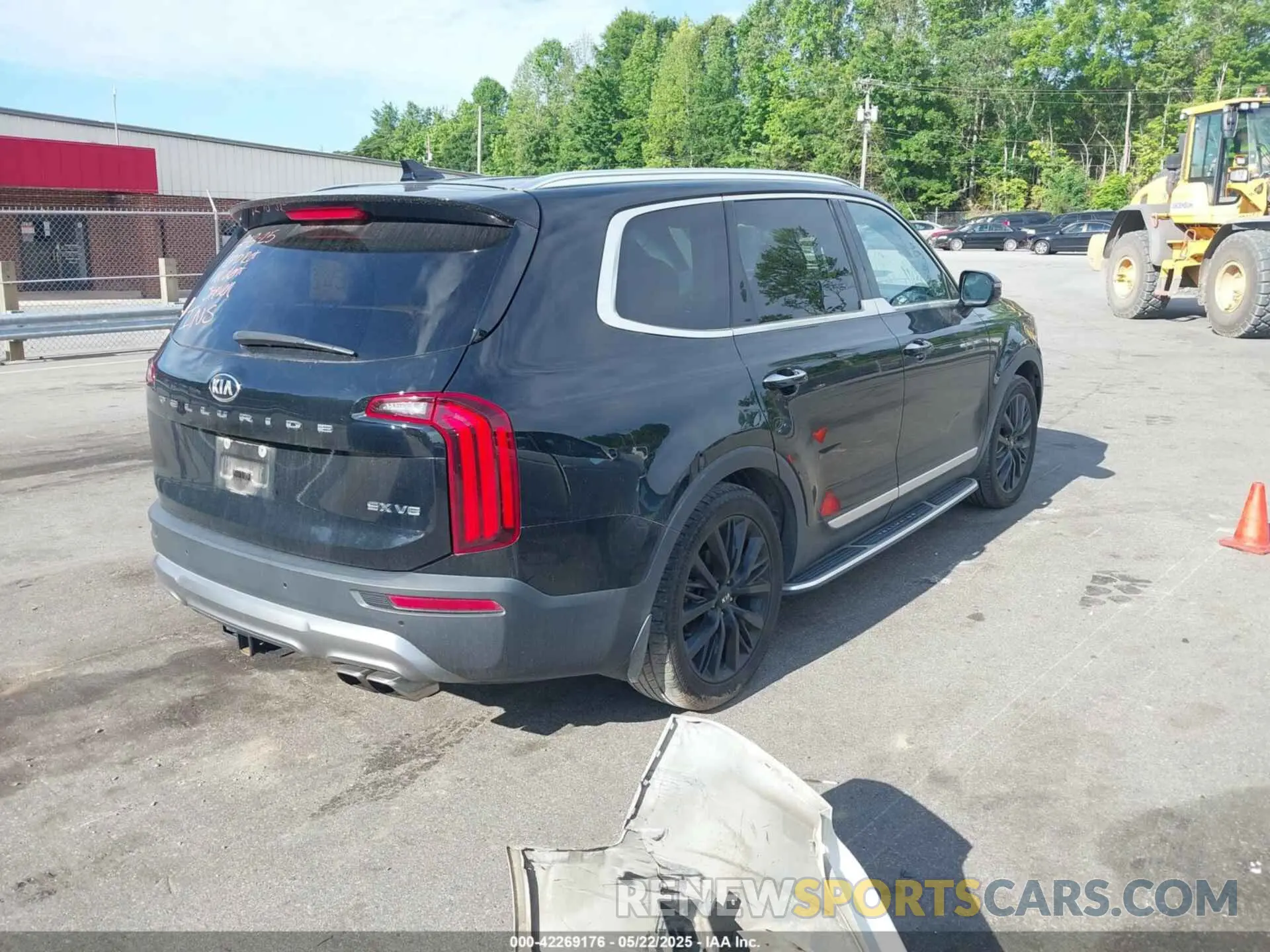 4 Photograph of a damaged car 5XYP54HC2LG084875 KIA TELLURIDE 2020