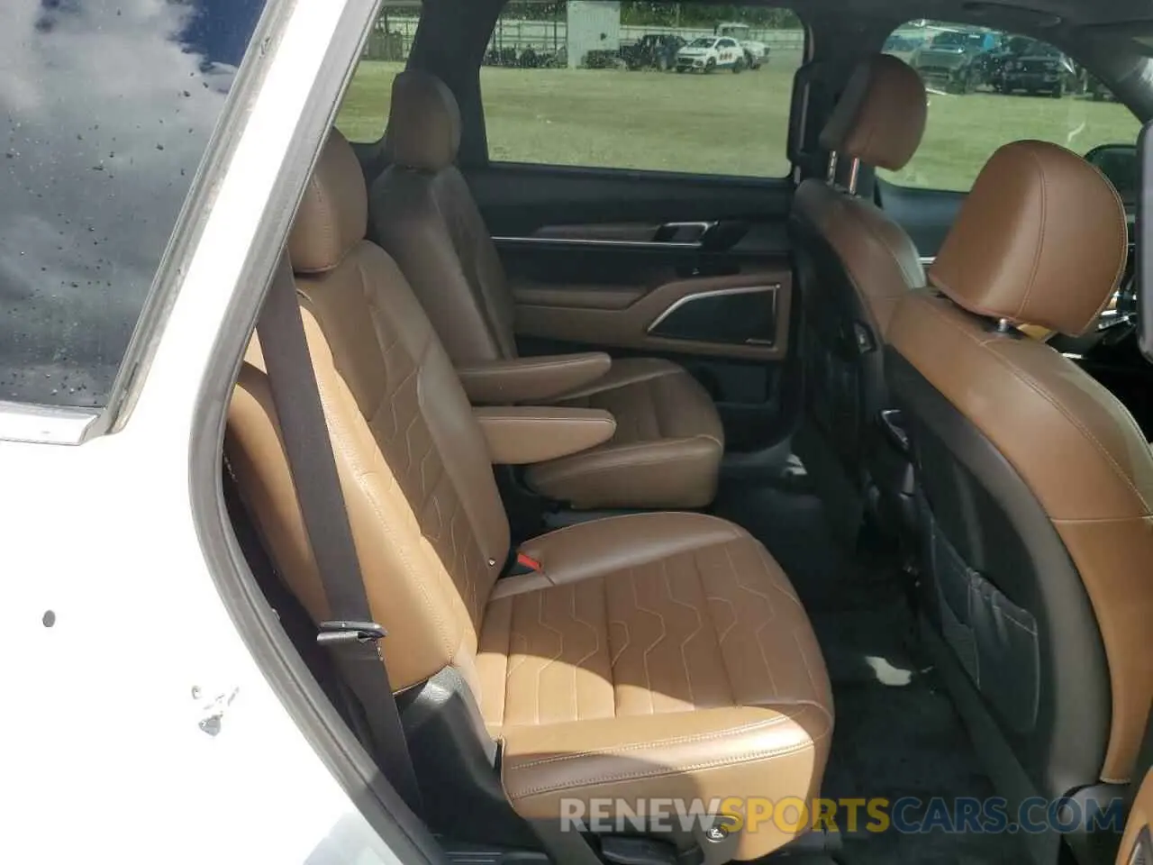 11 Photograph of a damaged car 5XYP5DHC0LG017305 KIA TELLURIDE 2020