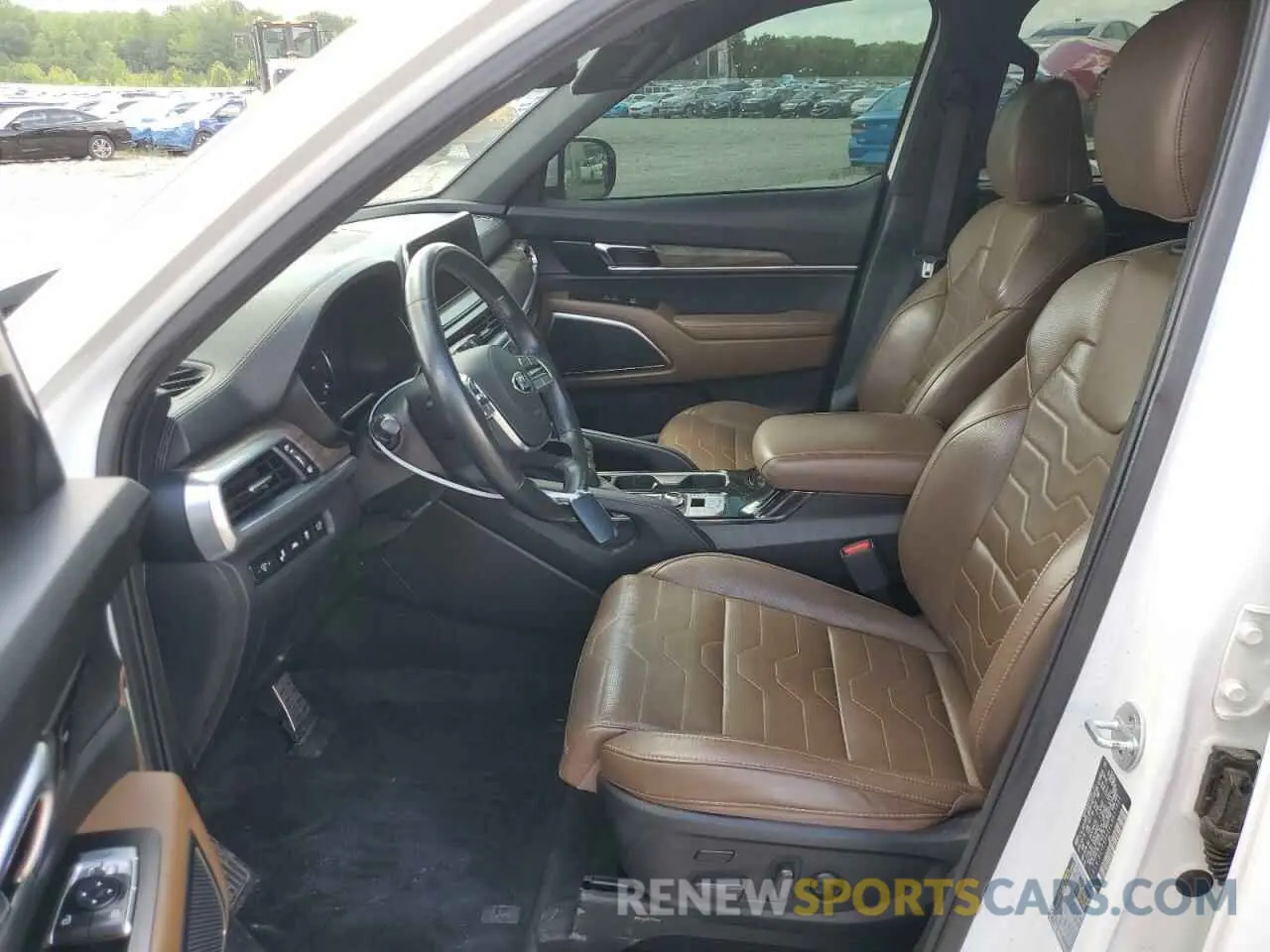7 Photograph of a damaged car 5XYP5DHC0LG017305 KIA TELLURIDE 2020
