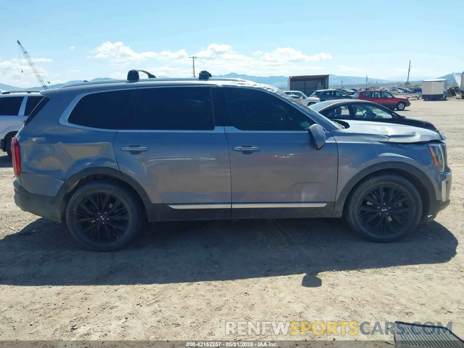 13 Photograph of a damaged car 5XYP5DHC0LG031351 KIA TELLURIDE 2020