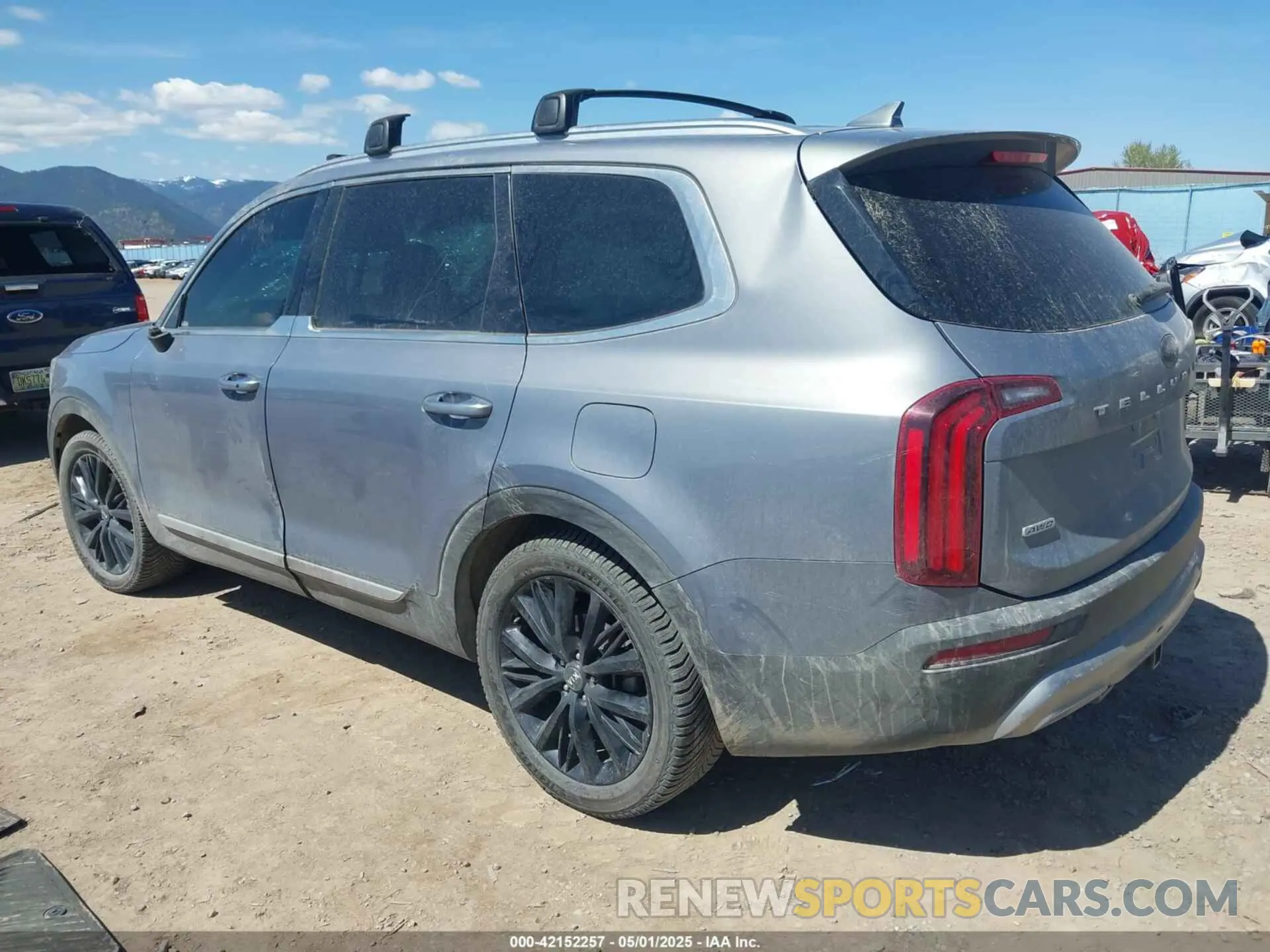 3 Photograph of a damaged car 5XYP5DHC0LG031351 KIA TELLURIDE 2020