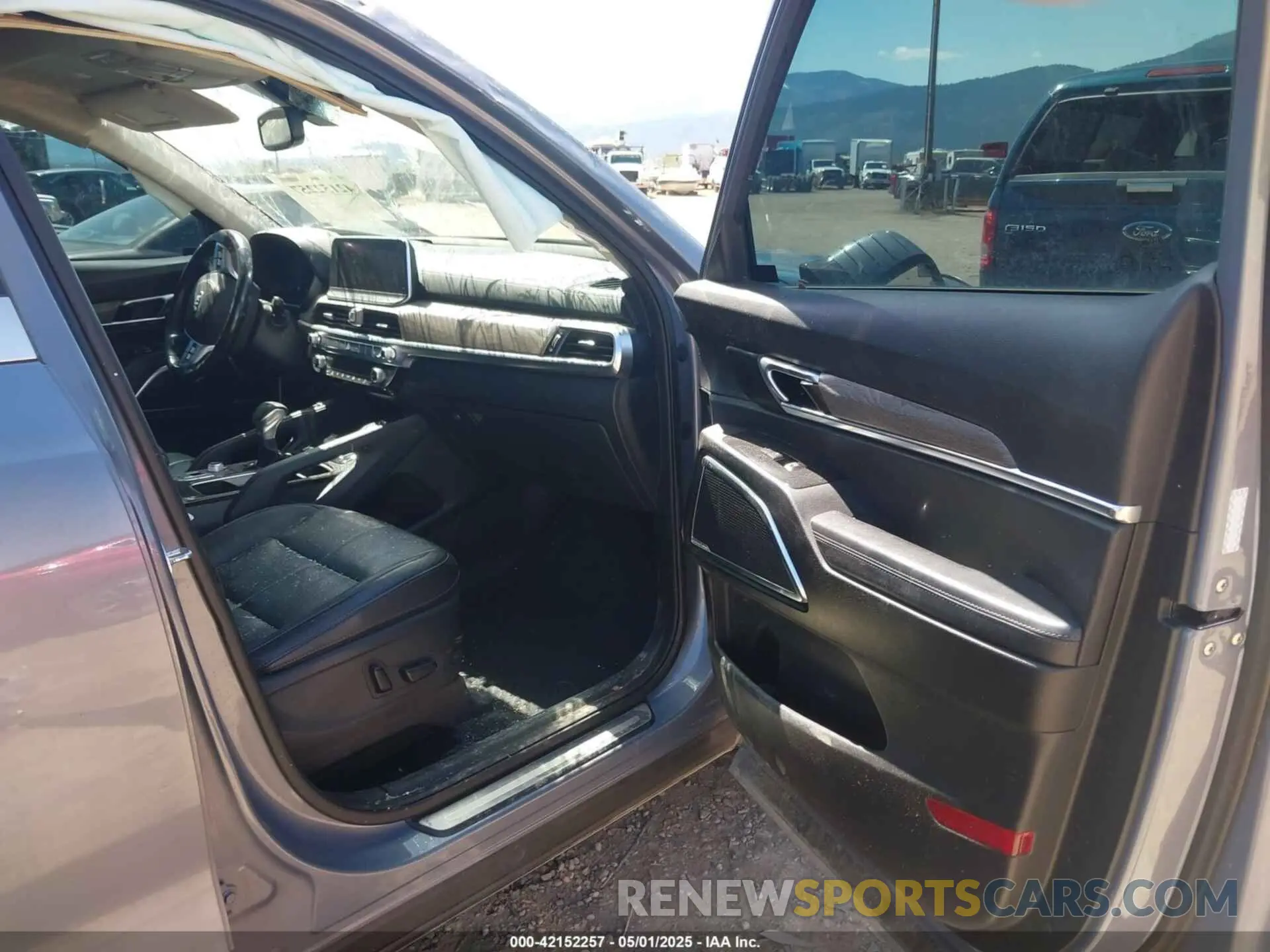 5 Photograph of a damaged car 5XYP5DHC0LG031351 KIA TELLURIDE 2020