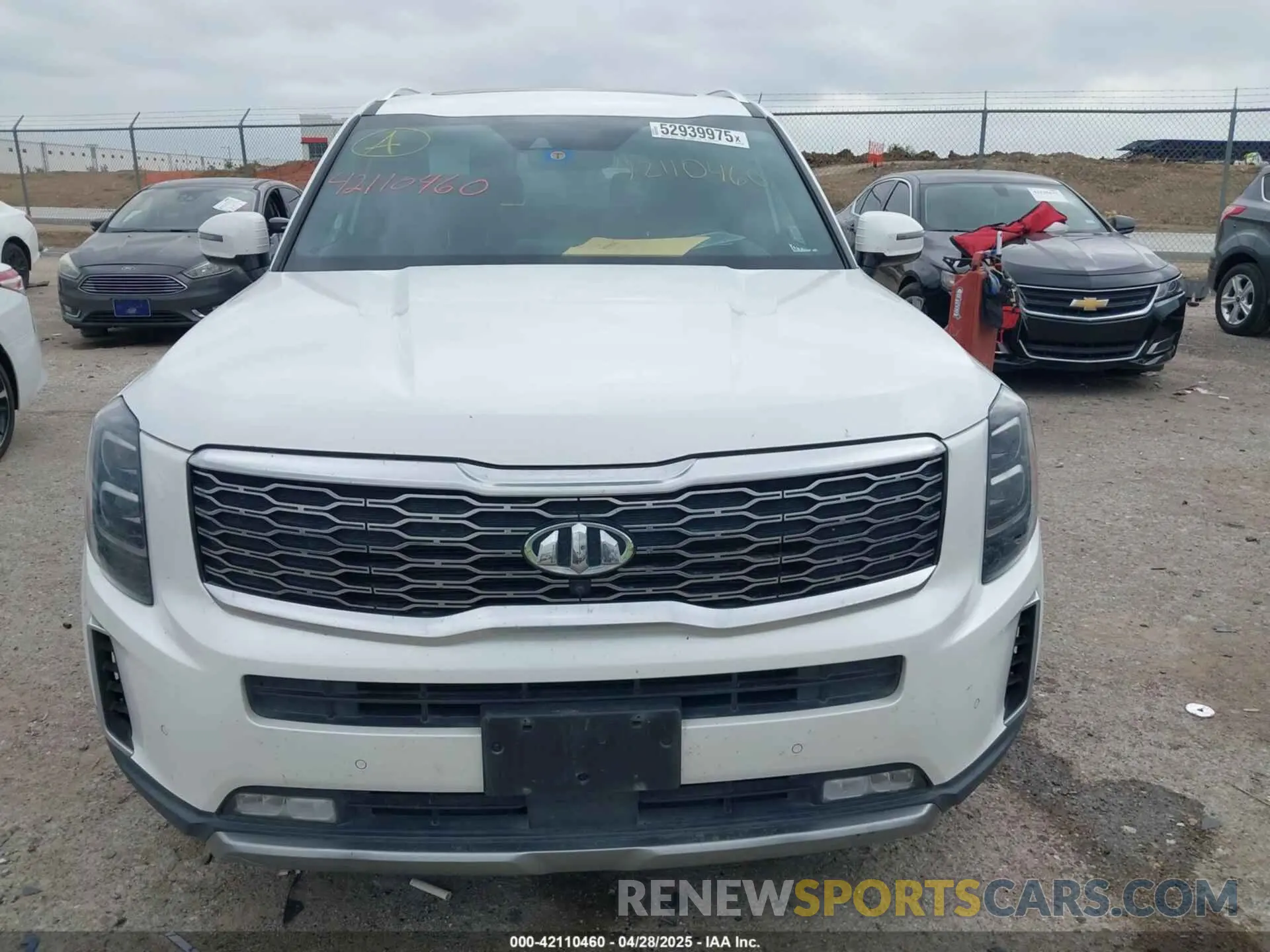 12 Photograph of a damaged car 5XYP5DHC1LG072104 KIA TELLURIDE 2020