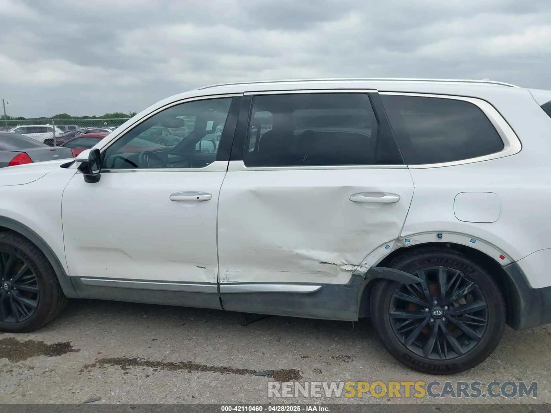 14 Photograph of a damaged car 5XYP5DHC1LG072104 KIA TELLURIDE 2020