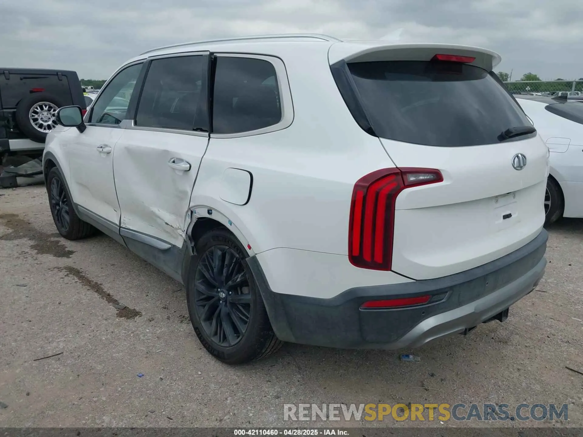 3 Photograph of a damaged car 5XYP5DHC1LG072104 KIA TELLURIDE 2020