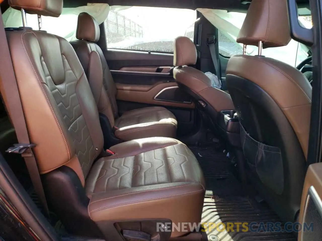 11 Photograph of a damaged car 5XYP5DHC3LG022529 KIA TELLURIDE 2020
