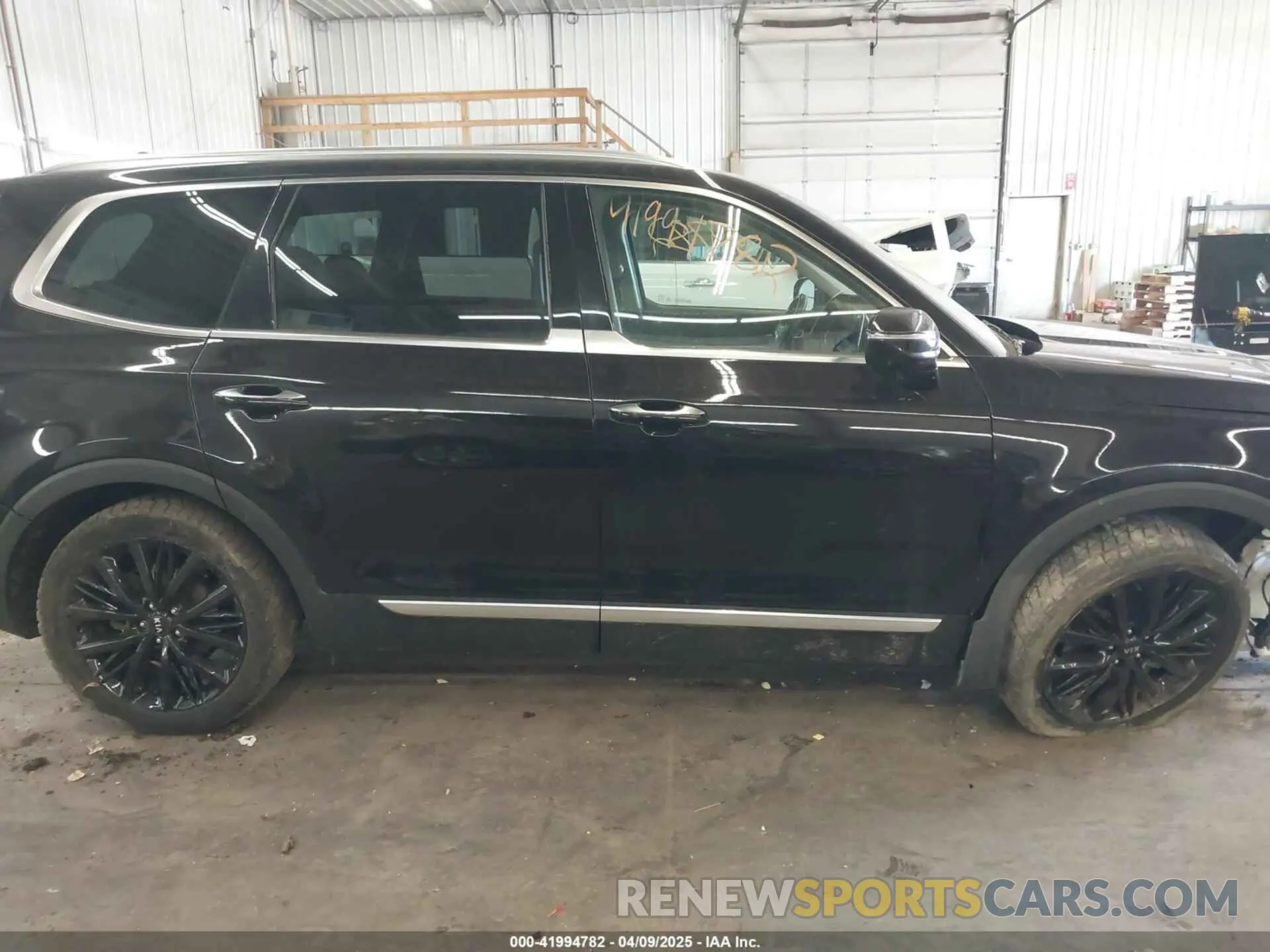 14 Photograph of a damaged car 5XYP5DHC4LG015220 KIA TELLURIDE 2020
