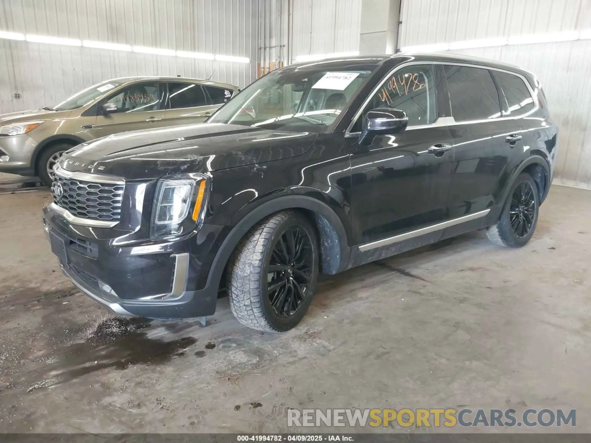 2 Photograph of a damaged car 5XYP5DHC4LG015220 KIA TELLURIDE 2020