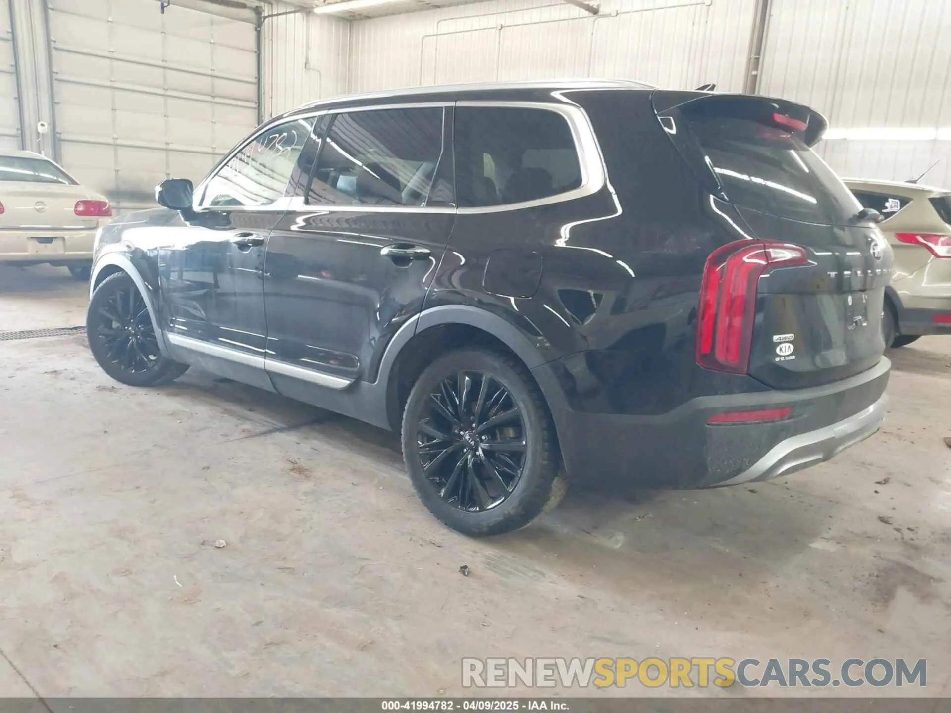3 Photograph of a damaged car 5XYP5DHC4LG015220 KIA TELLURIDE 2020