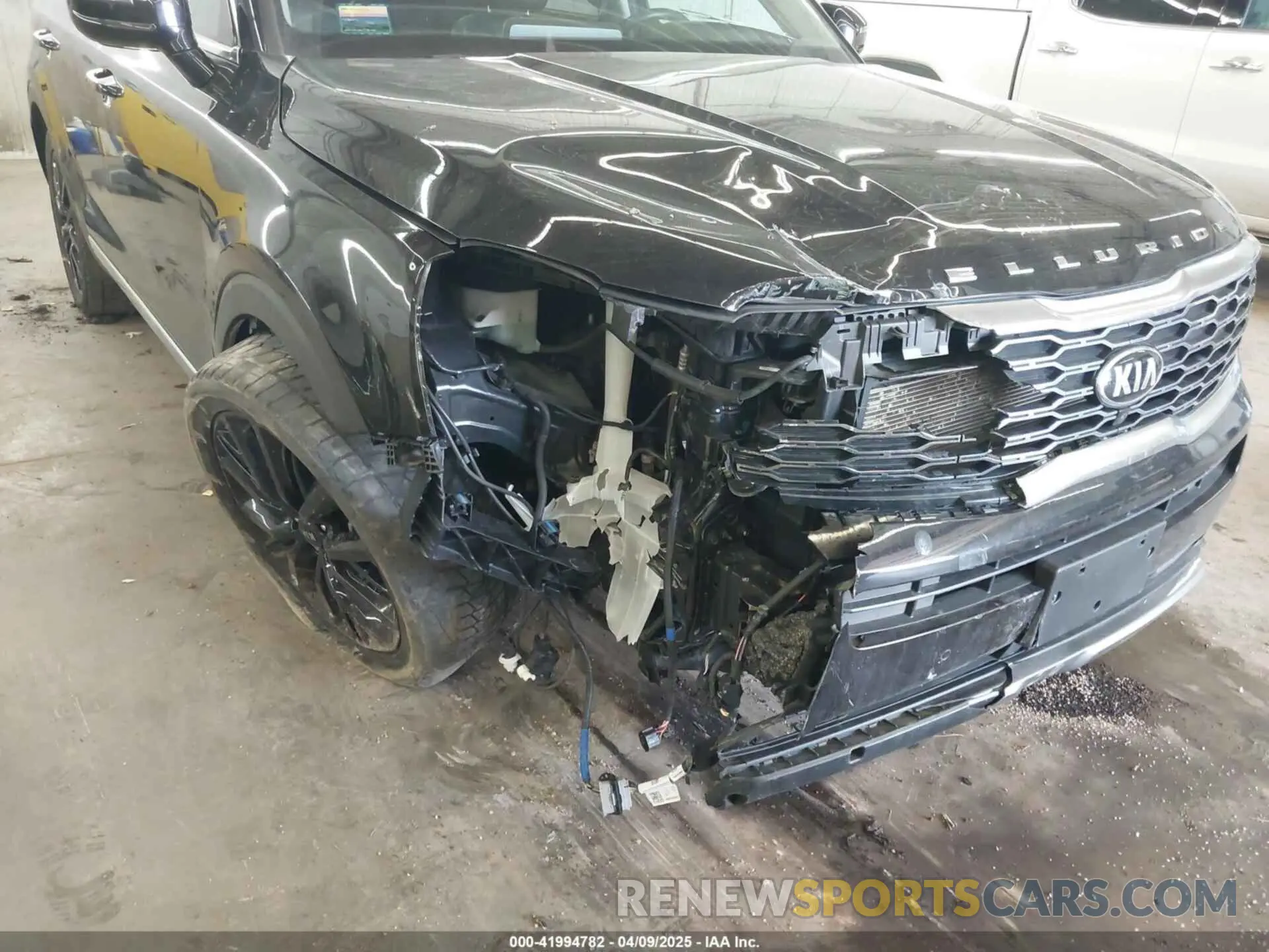 6 Photograph of a damaged car 5XYP5DHC4LG015220 KIA TELLURIDE 2020